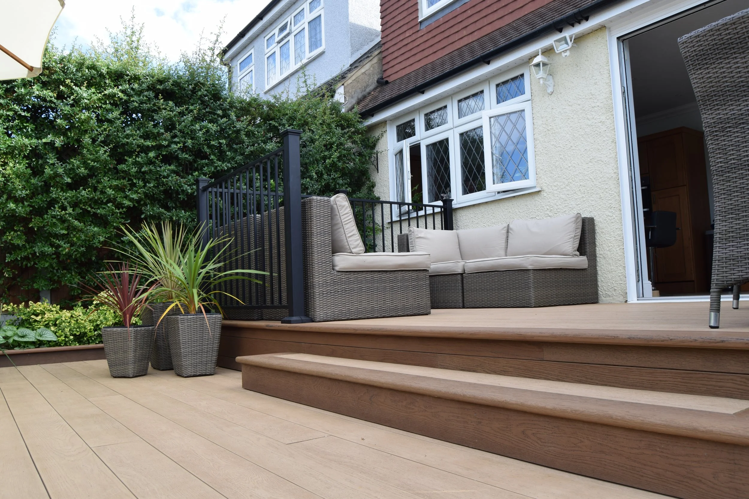 Curved Multi-Level Millboard Composite Decking – Chigwell, Essex (29).JPG