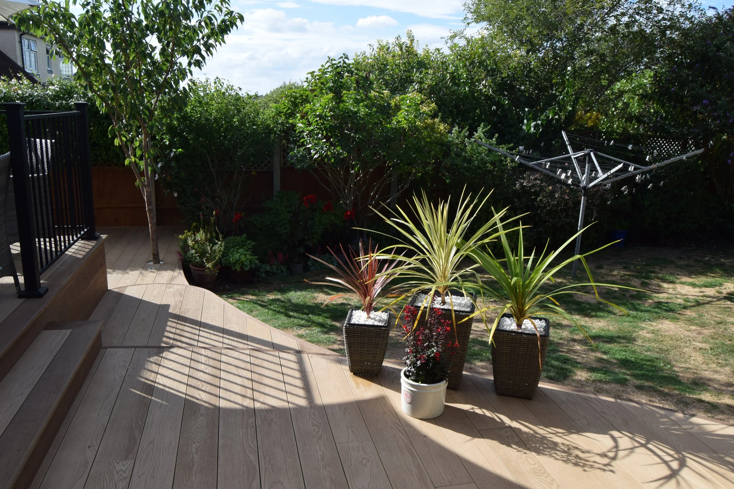 Curved Multi-Level Millboard Composite Decking – Chigwell, Essex (16).JPG