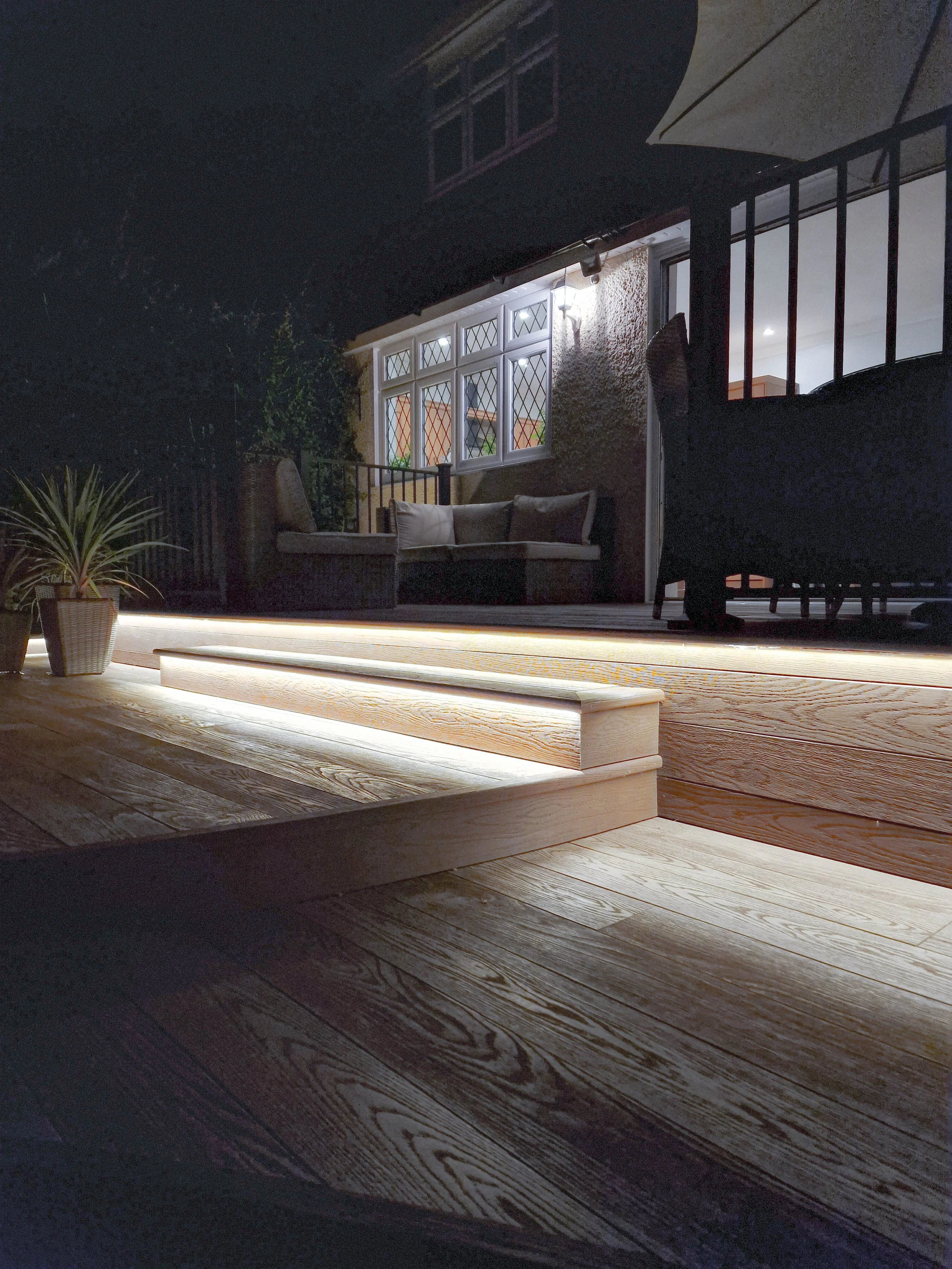 Curved Multi-Level Millboard Composite Decking – Chigwell, Essex (71).jpg