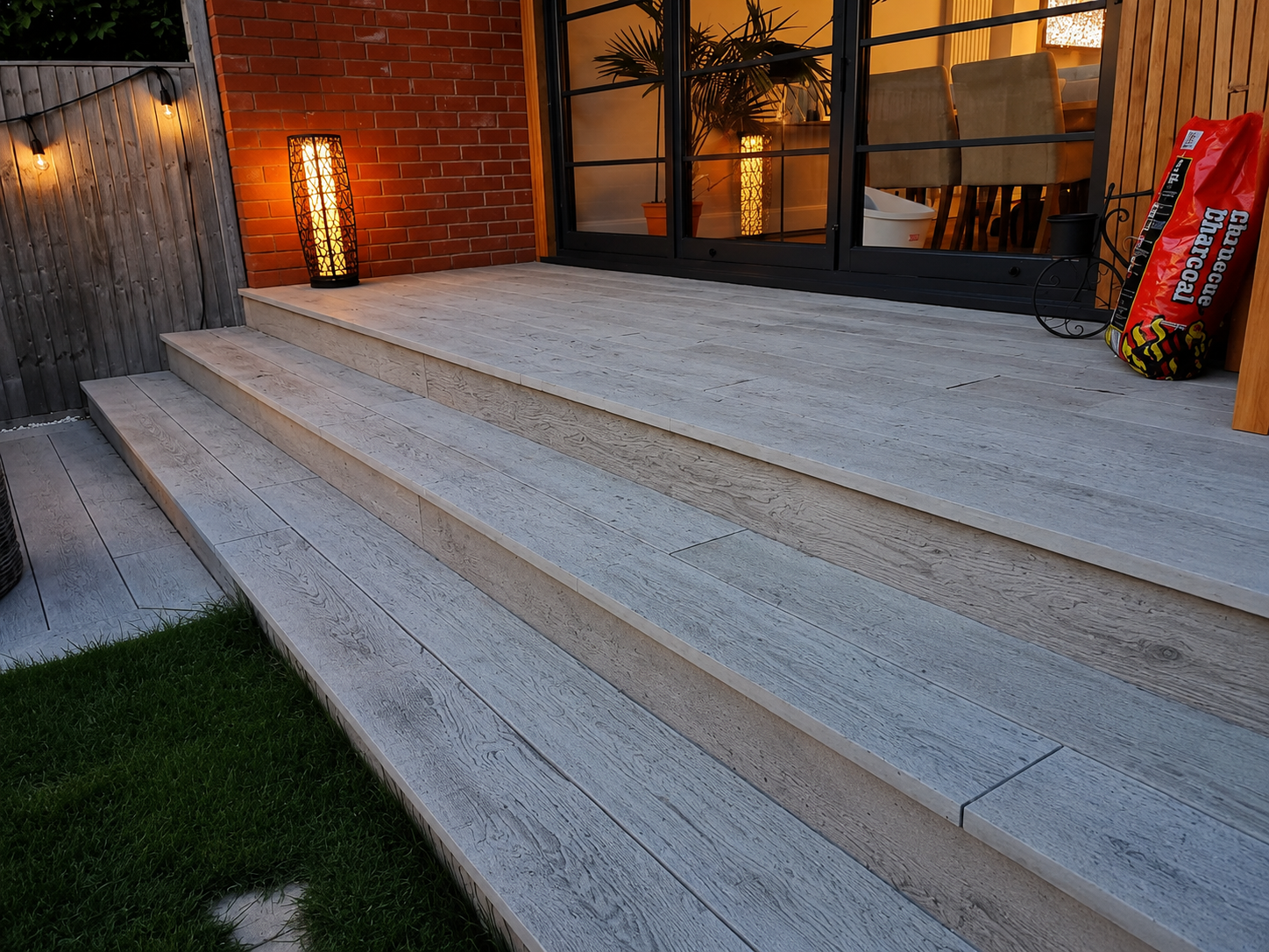 Millboard Decking with Illuminated Steps – Upminster (7).png