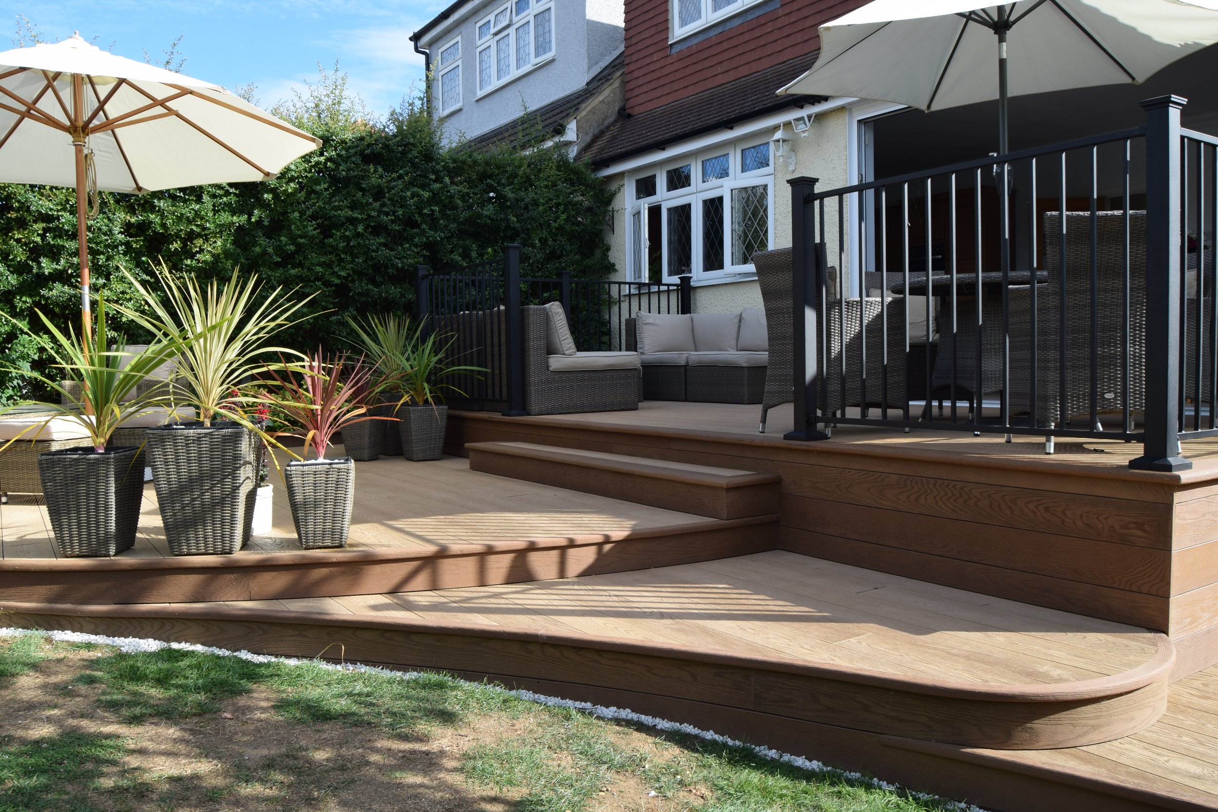 Curved Multi-Level Millboard Composite Decking – Chigwell, Essex (33).JPG