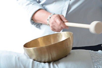 singing-bowl-for-back-pain.png