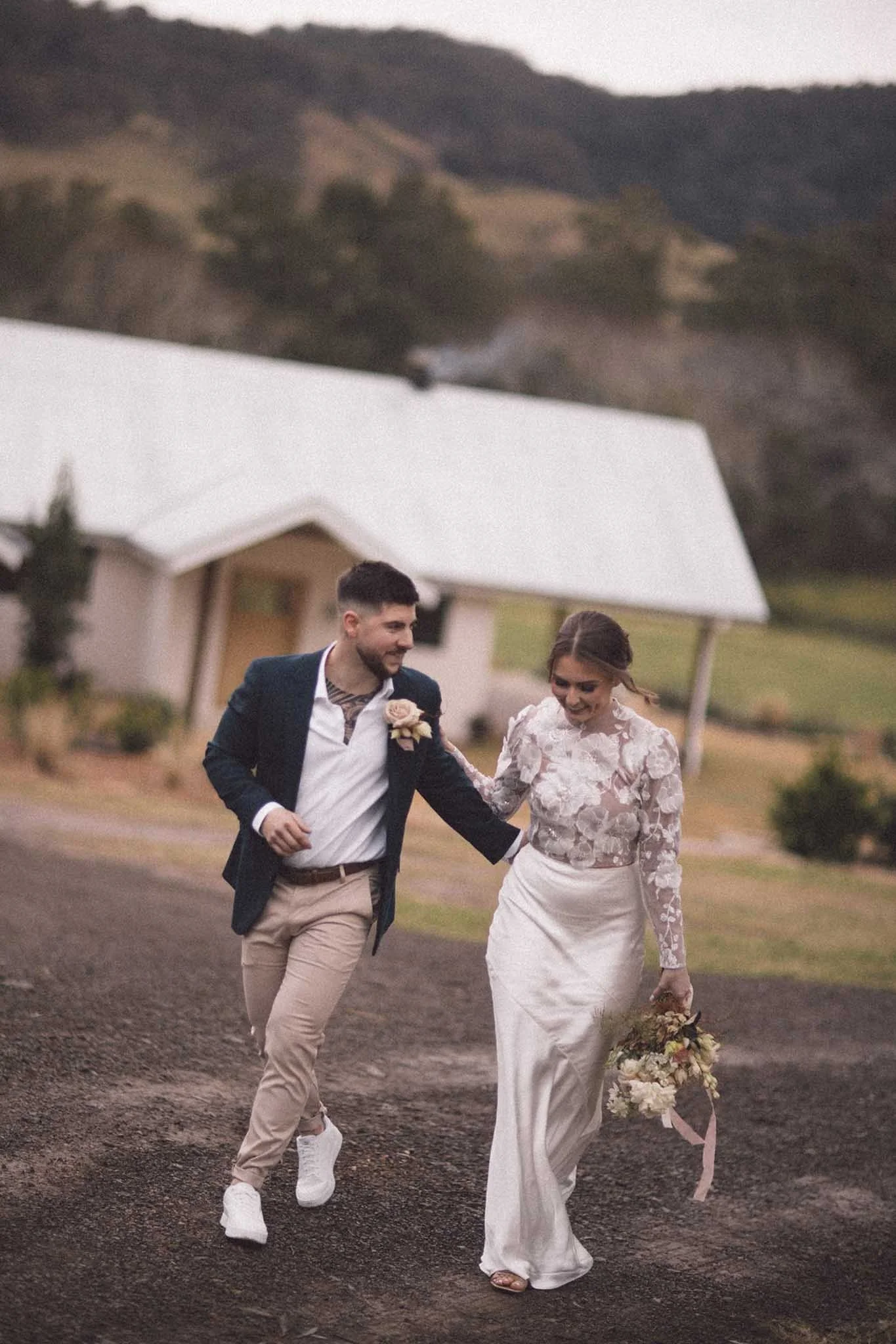 AlanaPerry-WeddingWallaringaFarm-211.jpg