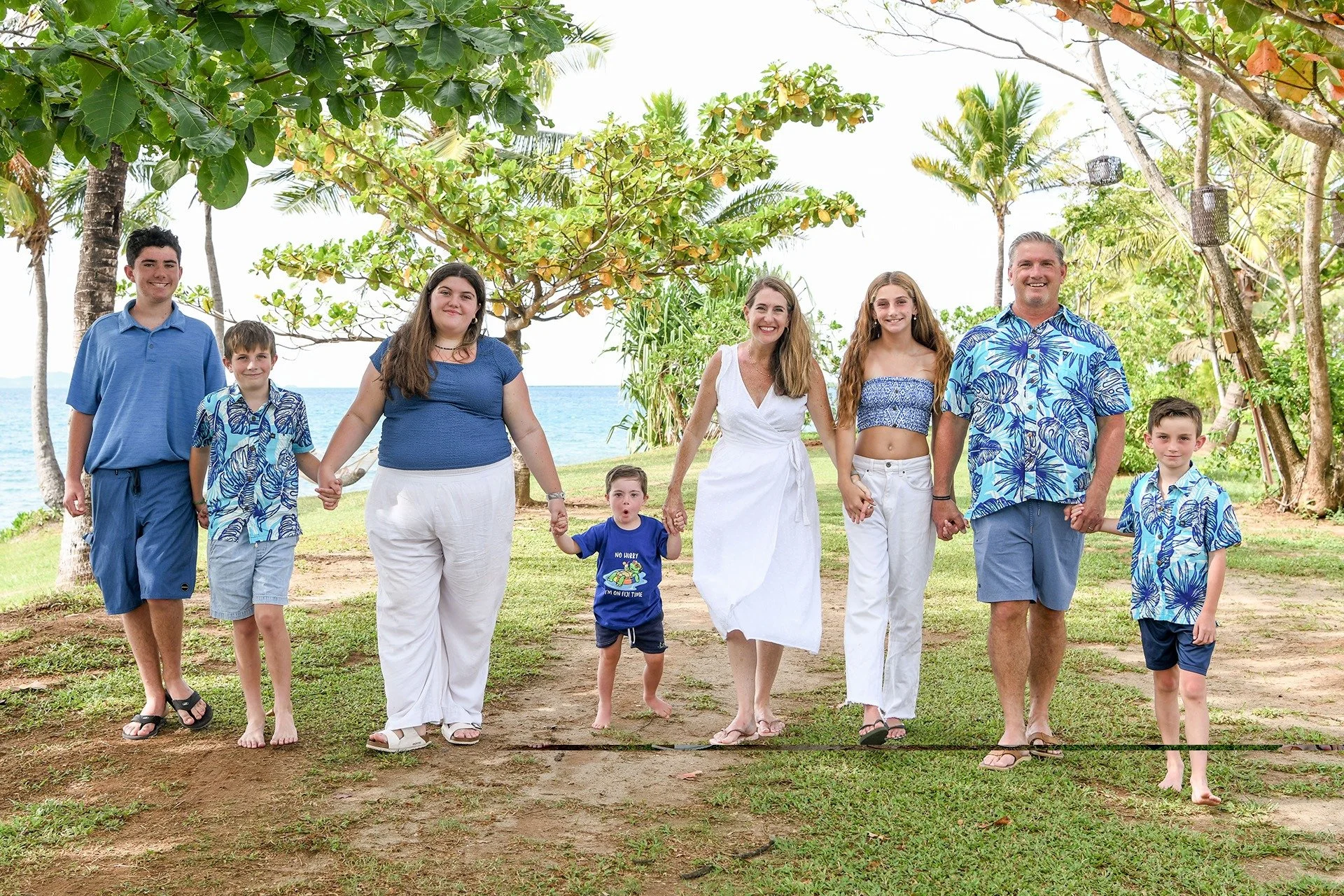 A Beautifully Chaotic Family Photo Session at Fiji Marriott Resort Momi Bay