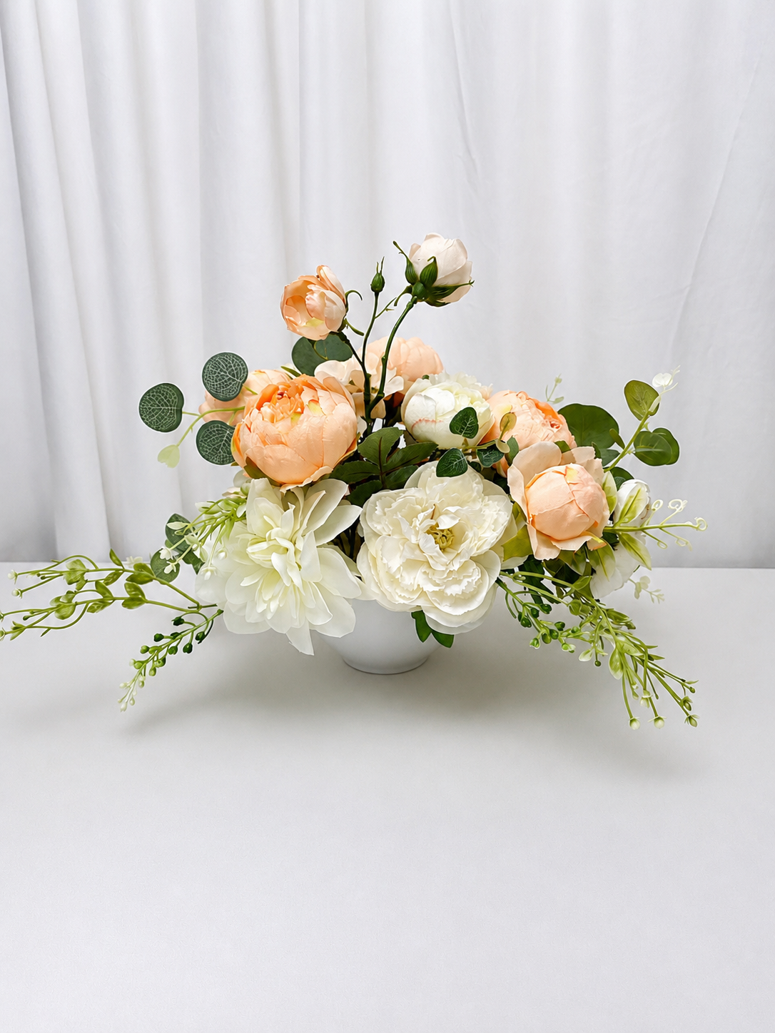 Ceramic bowl centerpieces.  
Rental Price: $8 each