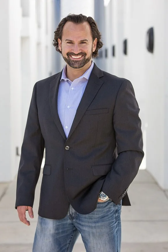 Video Tip for the modern man - how to dress for your professional portrait