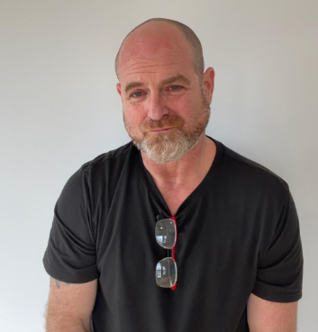 Chris Connolly / Actor (Rob)