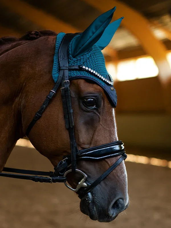 aurora-blues-ear-net-huva-fliegenhaube-oornetje-hov-1.webp