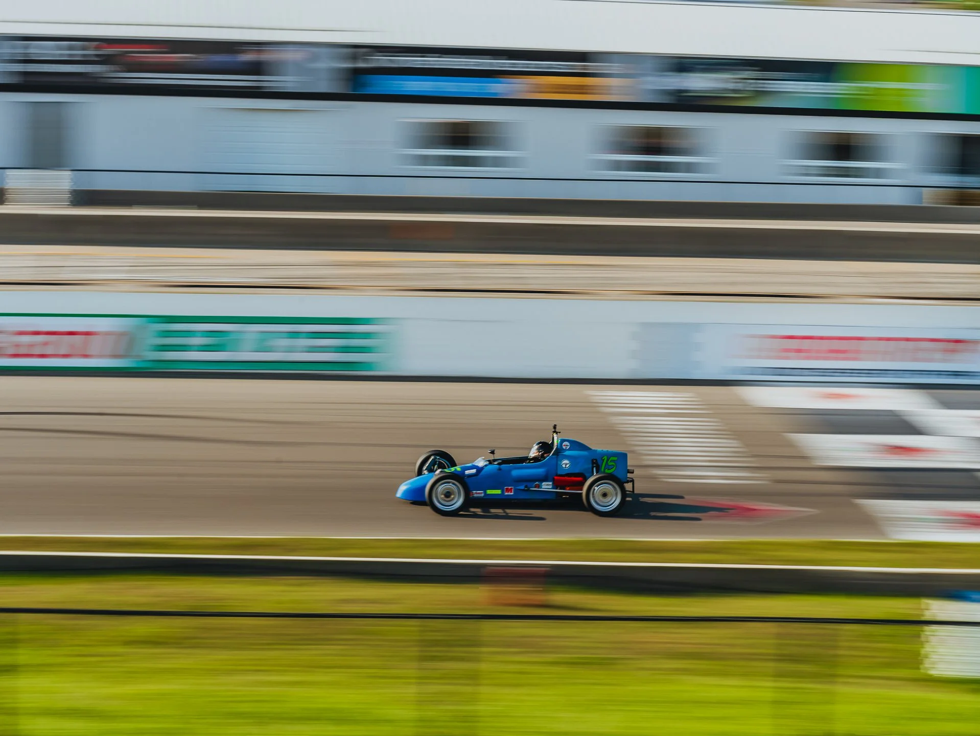 A7400327.jpg