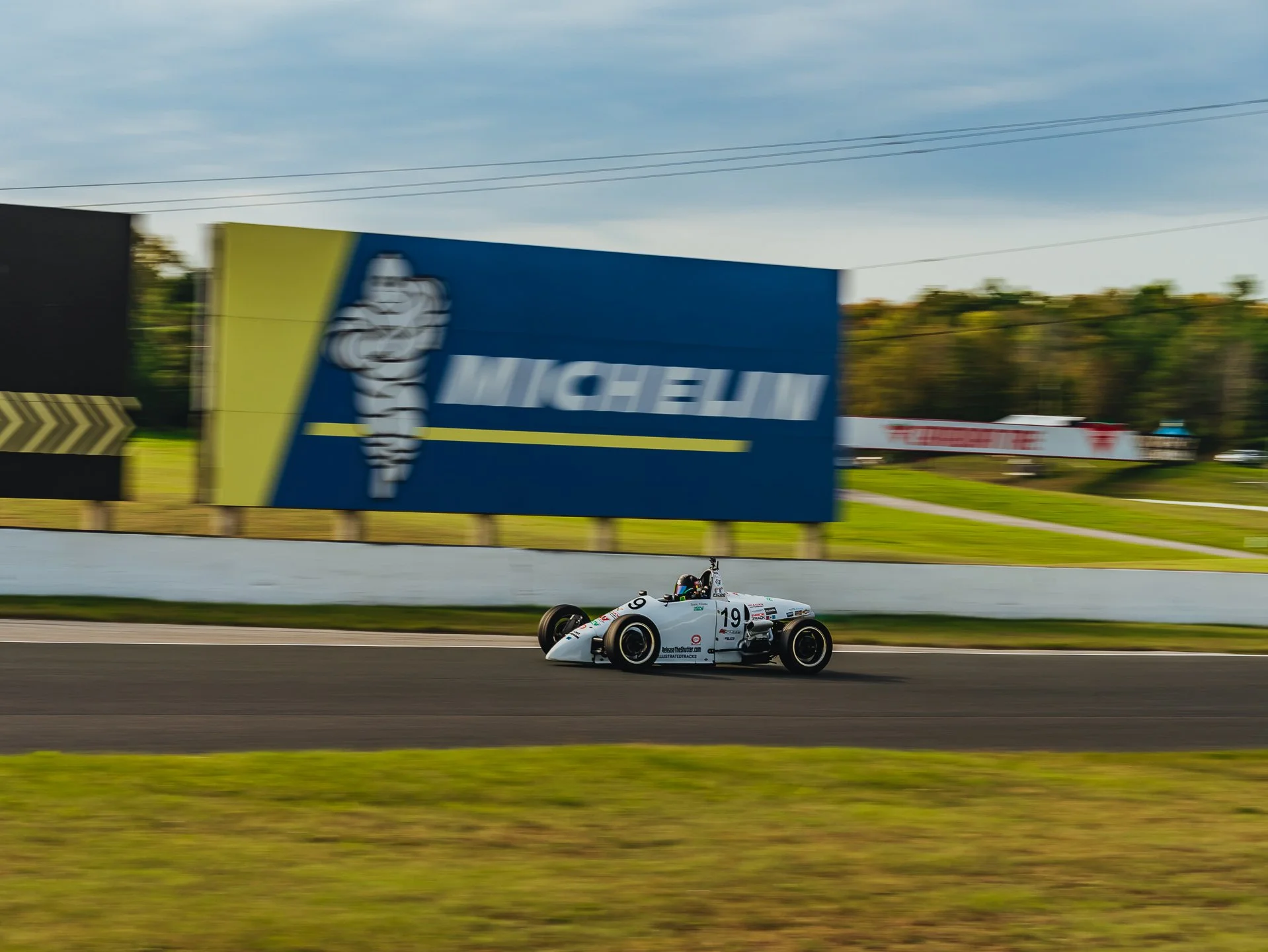 A7403223.jpg