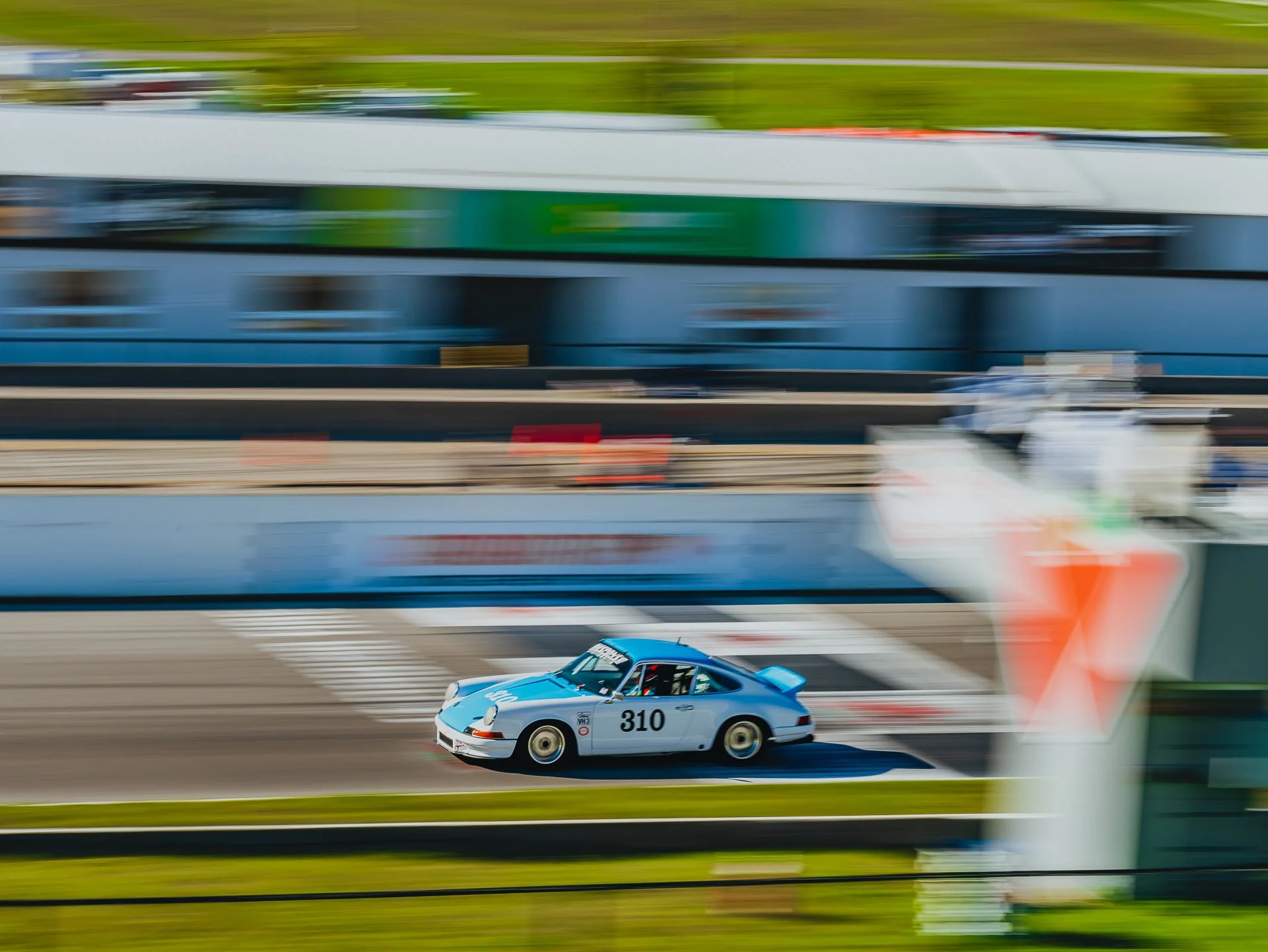 A7402028.jpg