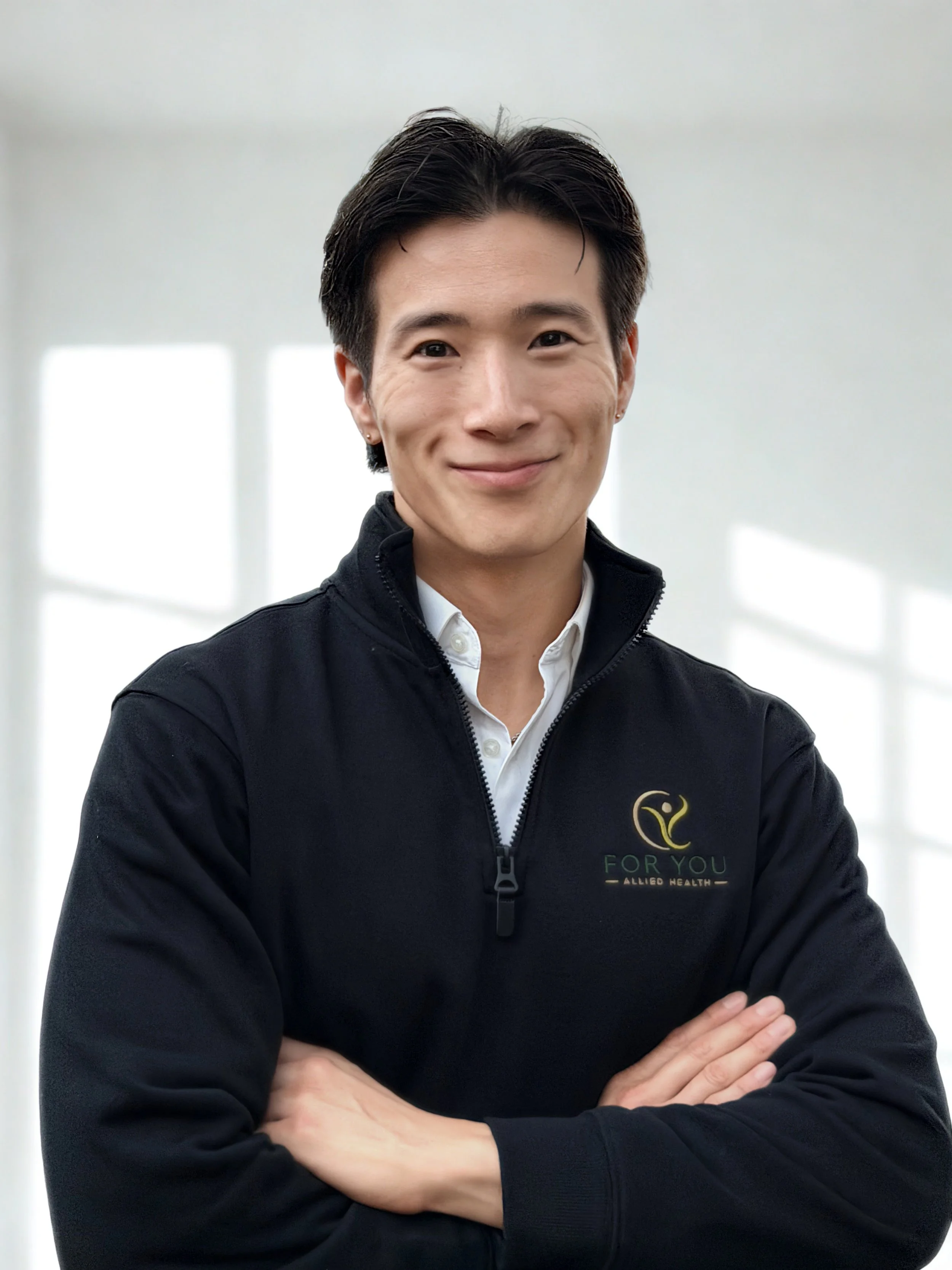 Korean physiotherapists at For You Allied Health, chronic neck and lower back pain, headache, Kyle Lee