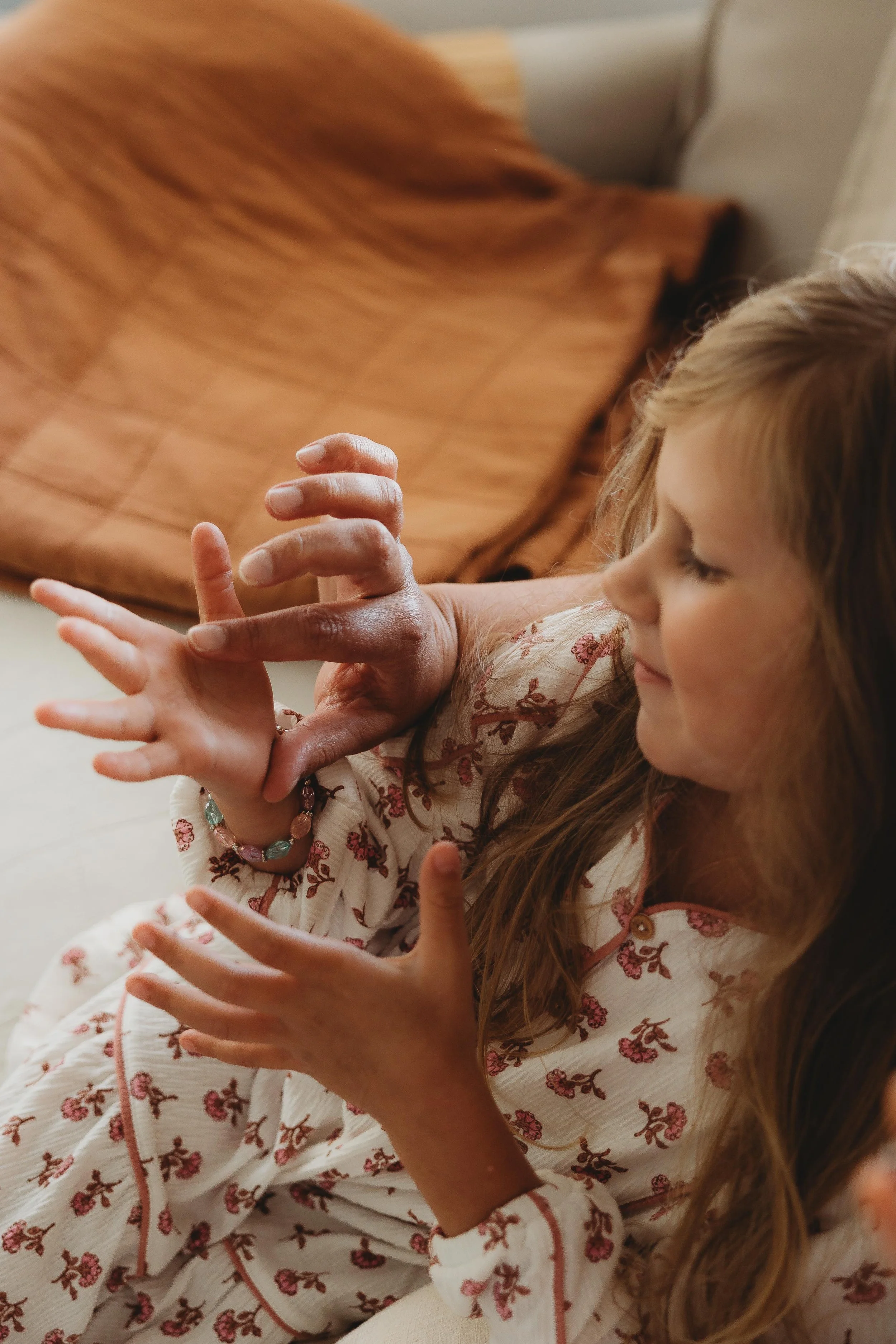 Daughter and Mum counting on fingers