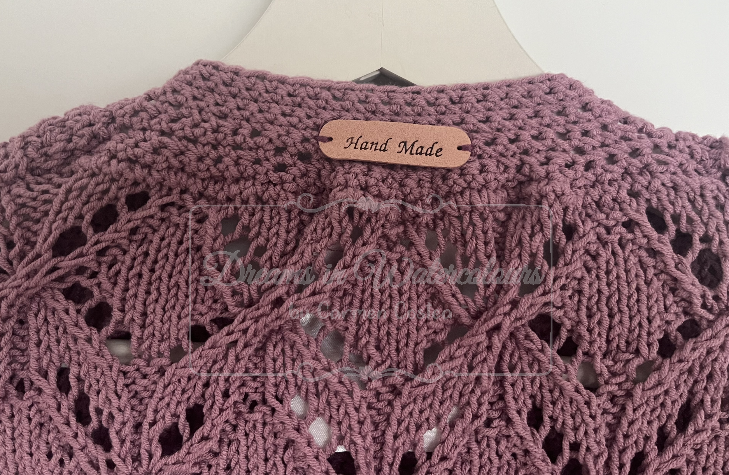 detaliu cardigan bordo.png