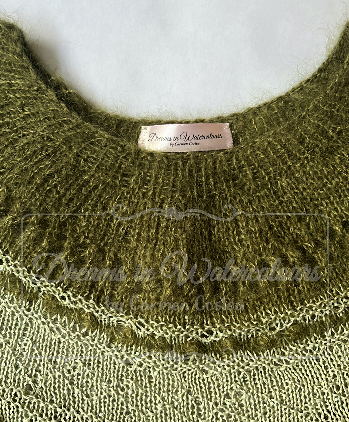 detaliu kaki sweater.png