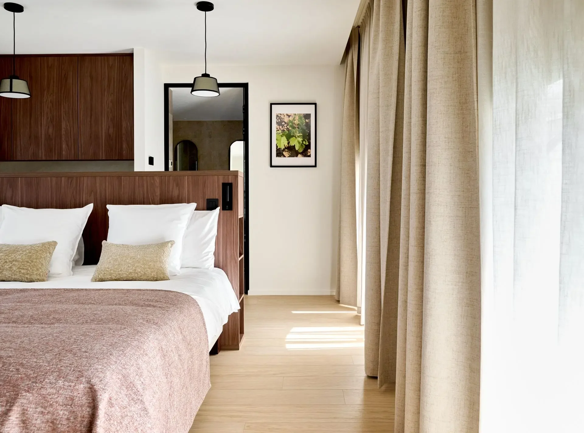 Suite premium du Chant d'Éole Resort, projet hôtelier accompagné par Think Big en faisabilité et commercialisation