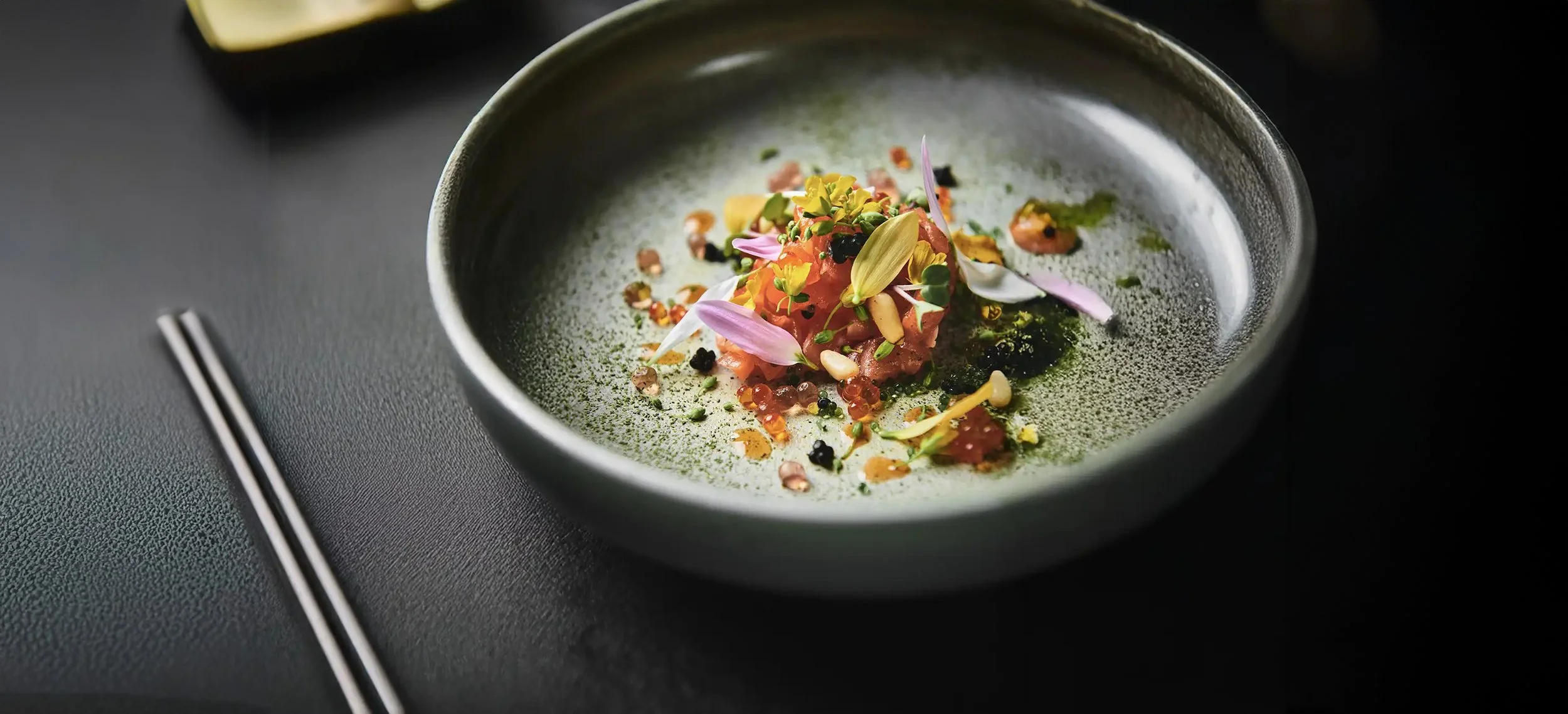 OM Restaurant : création de marque et stratégie pour un restaurant gastronomique