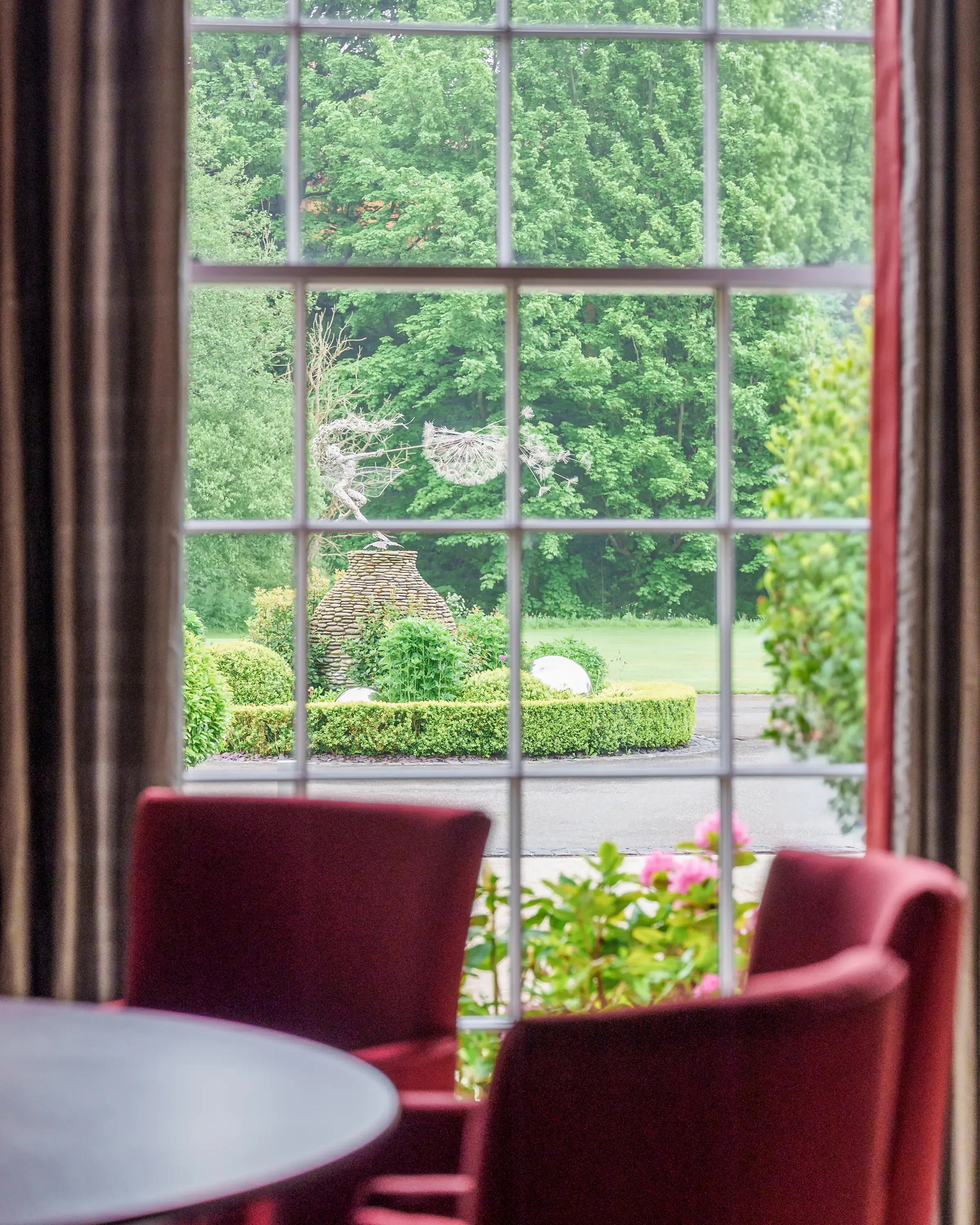 Interiors_formal_03.webp