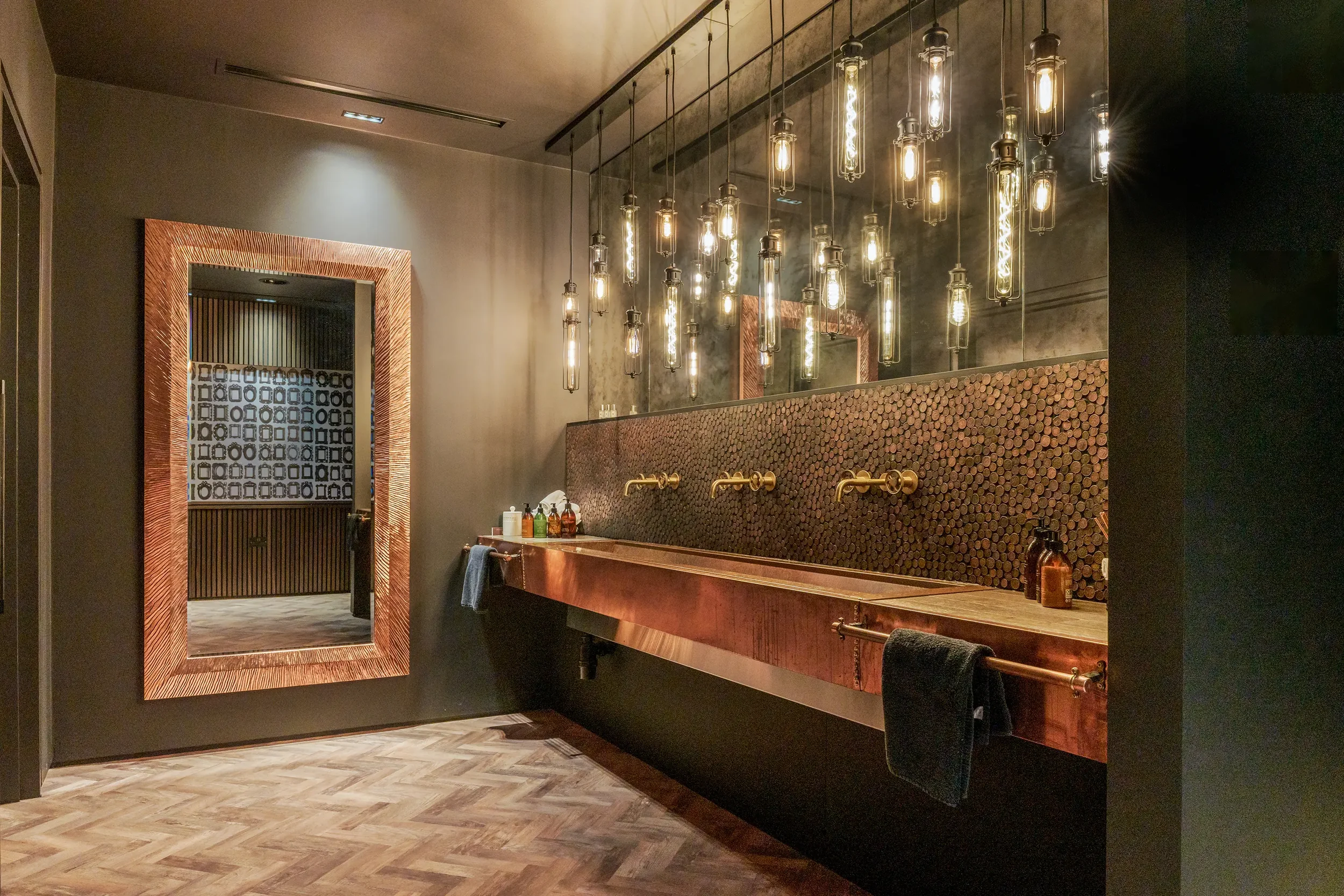 Interiors_enter_03.webp