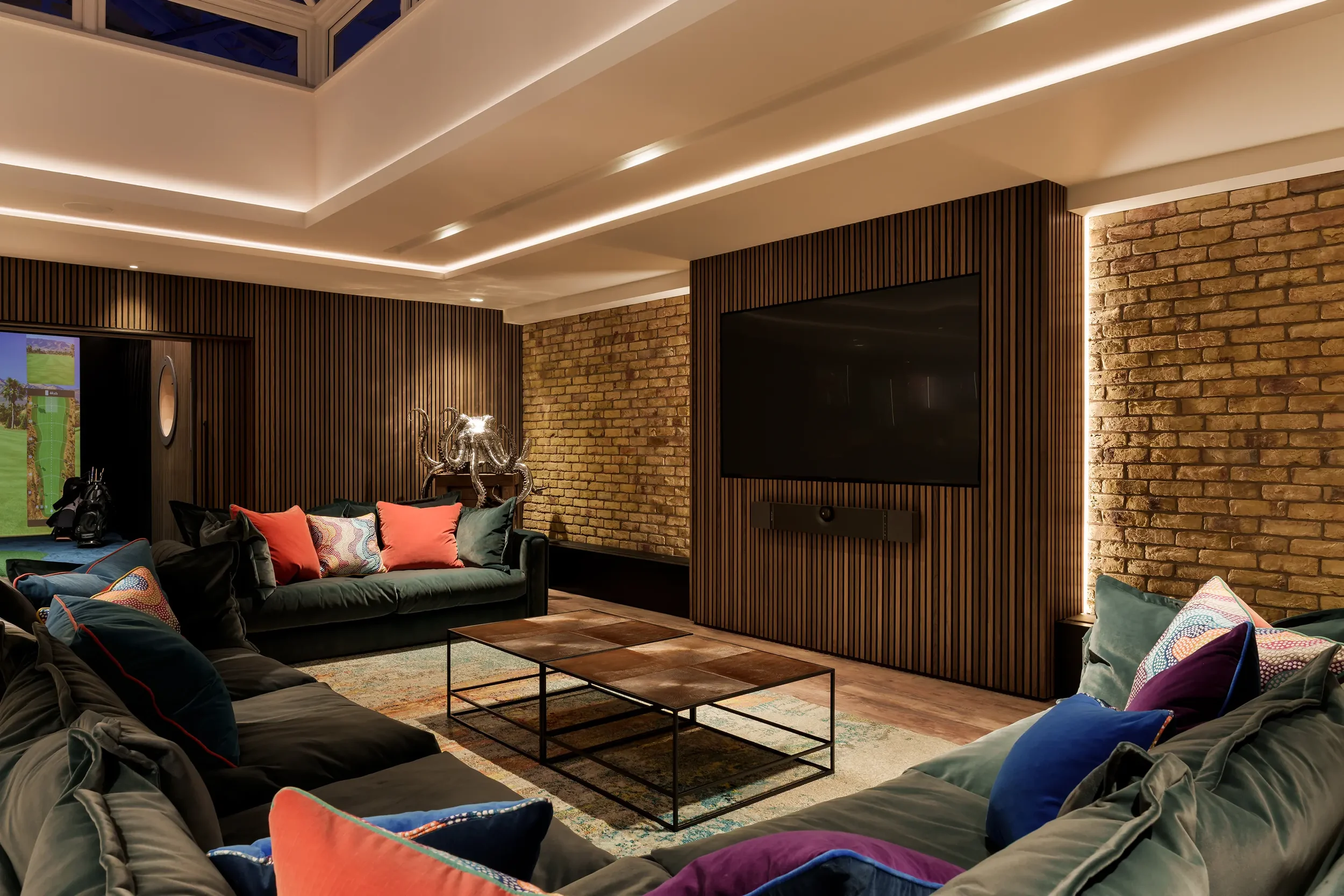 Interiors_enter_10.webp