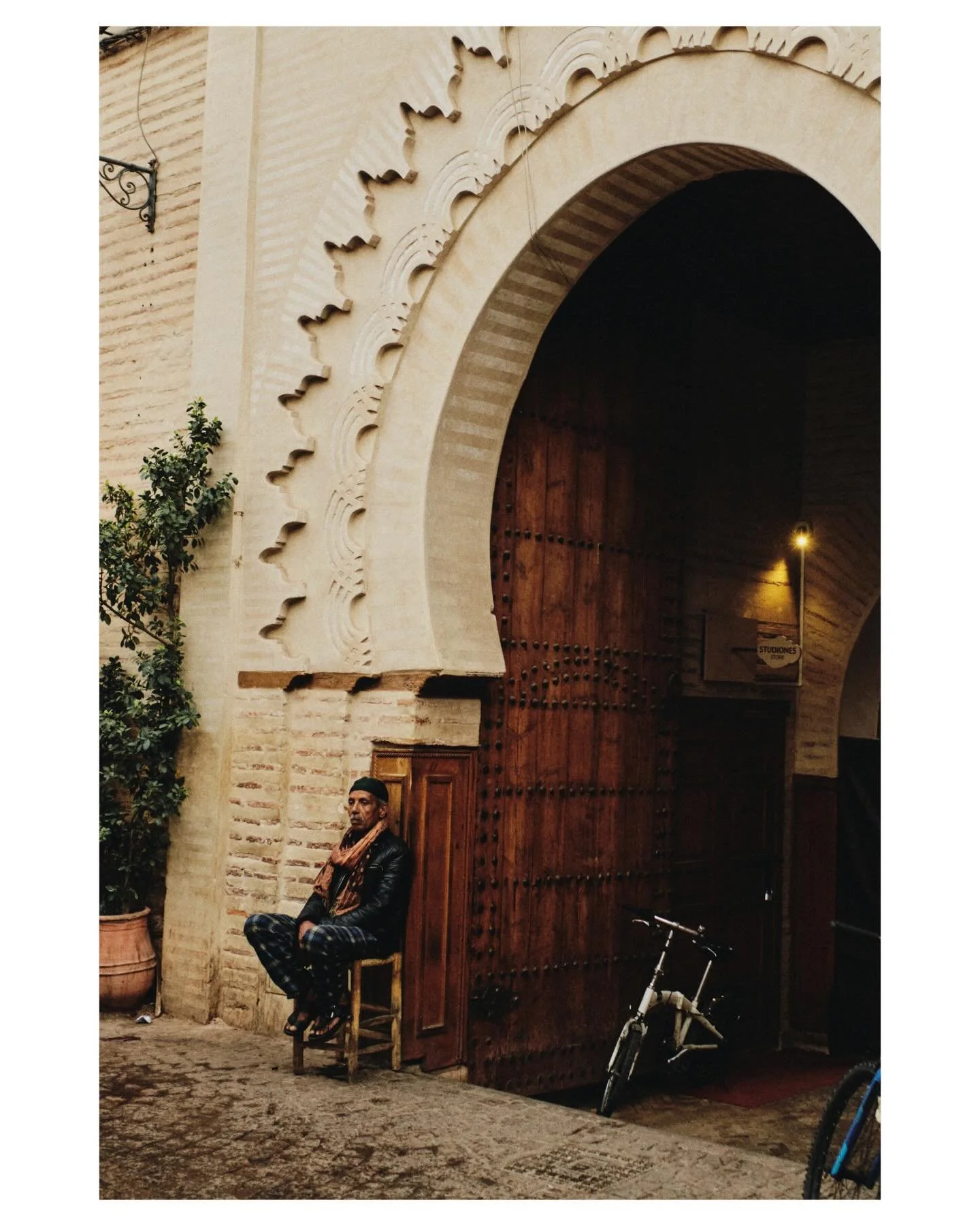 Was fortunate to spend a couple days in Morocco for a job, these are a couple frames i managed to snap in our down time. Will have to return for a personal trip someday, maybe a bike trip across the country, who&rsquo;s keen?! 📸🛵 

Thanks @rosshill