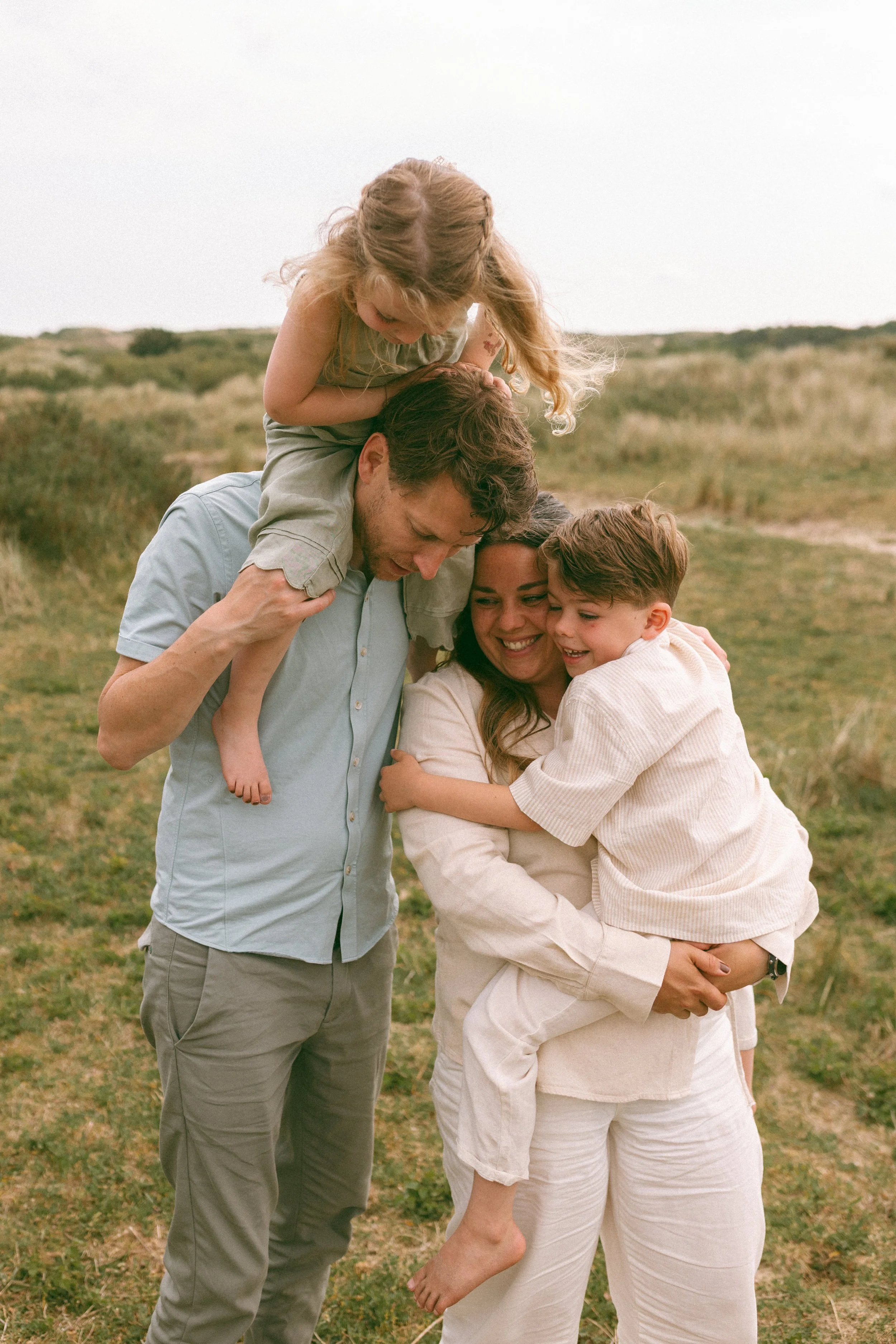 RiancaHouthuijsen - familieshootEgmondaanZee - Yentl-29.jpg