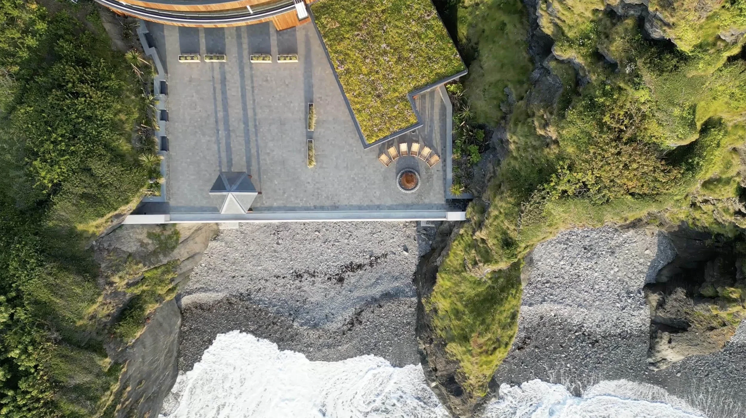 Tunnels Beaches Banner vid 1 Fallback.jpg