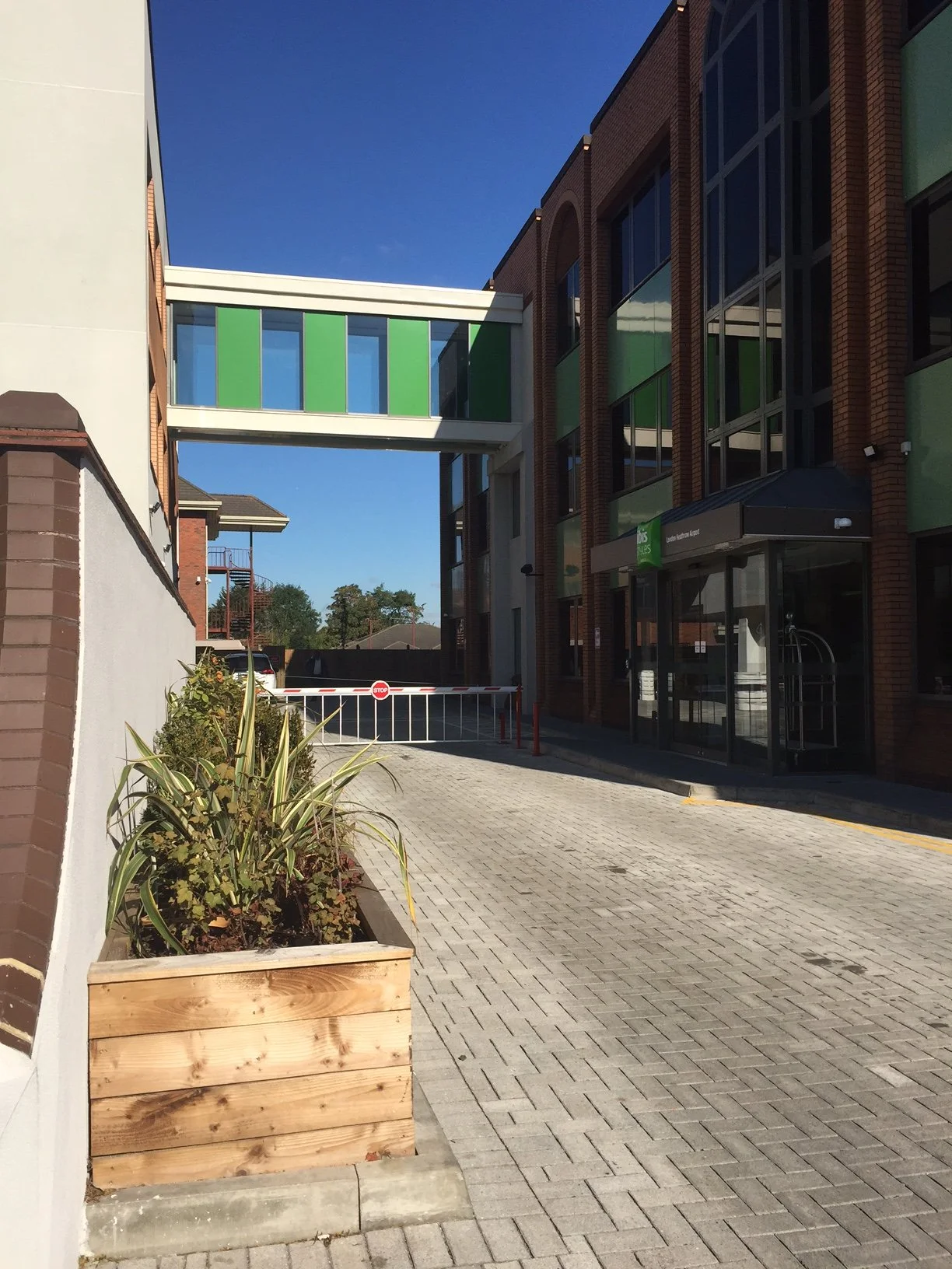 New bridge connecting the original refurbished building to the new extension of the Ibis Style Hotel in Bath Road