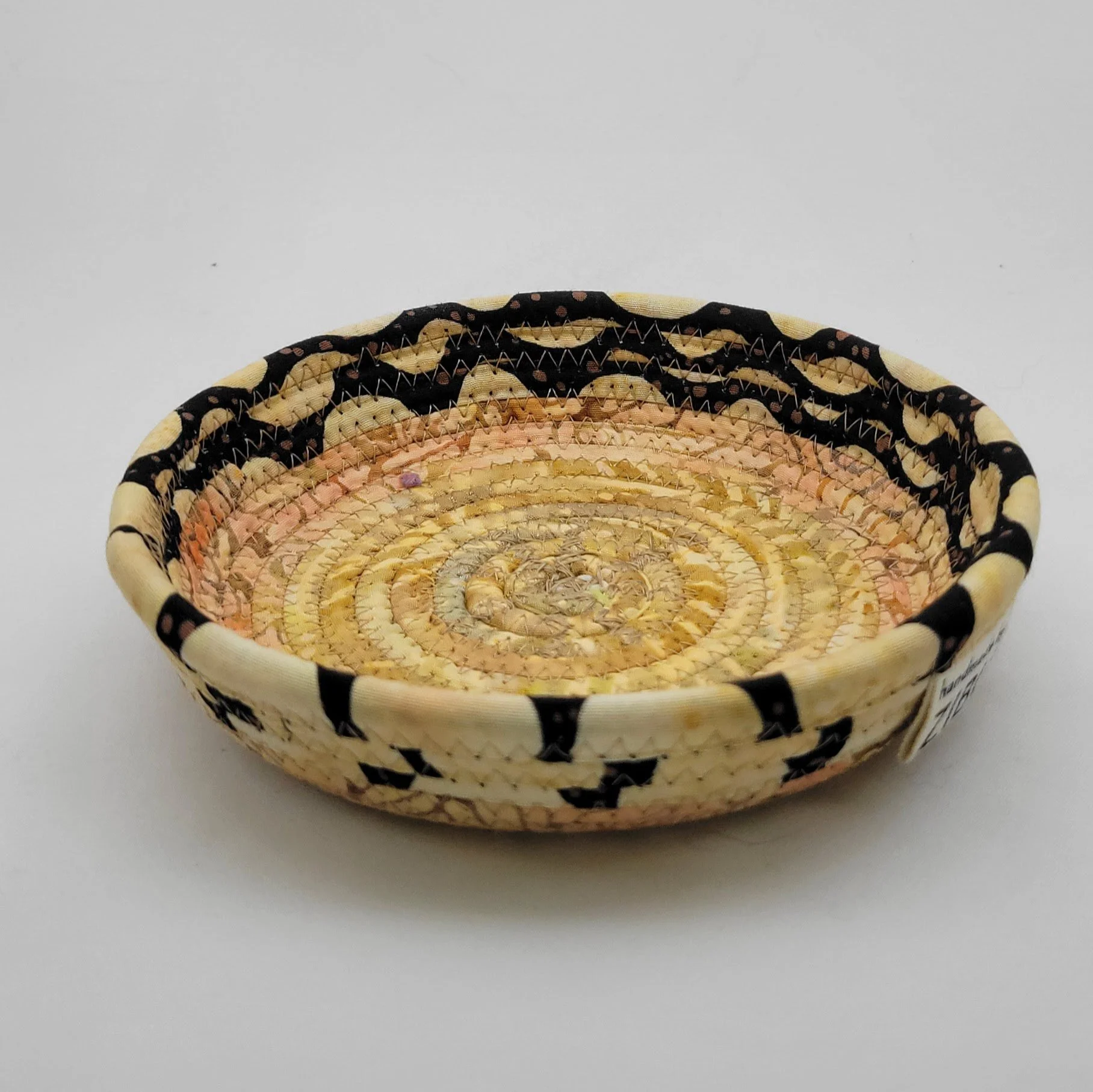 Mini Round Tray 8 black_neutral.jpg