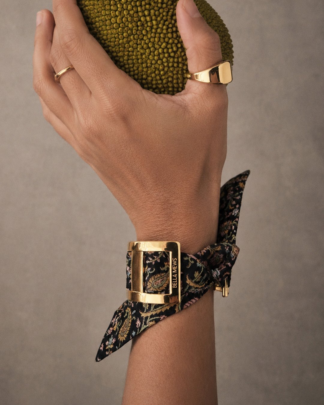 Cuff w/ribbon - Roopali o/s