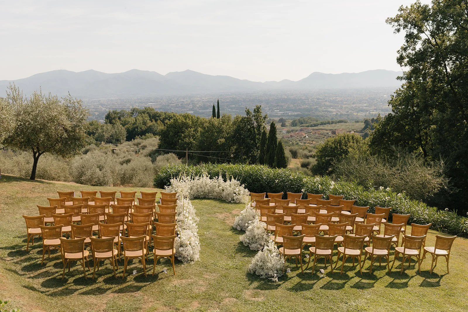 casale de pasquinelli ceremony south garden