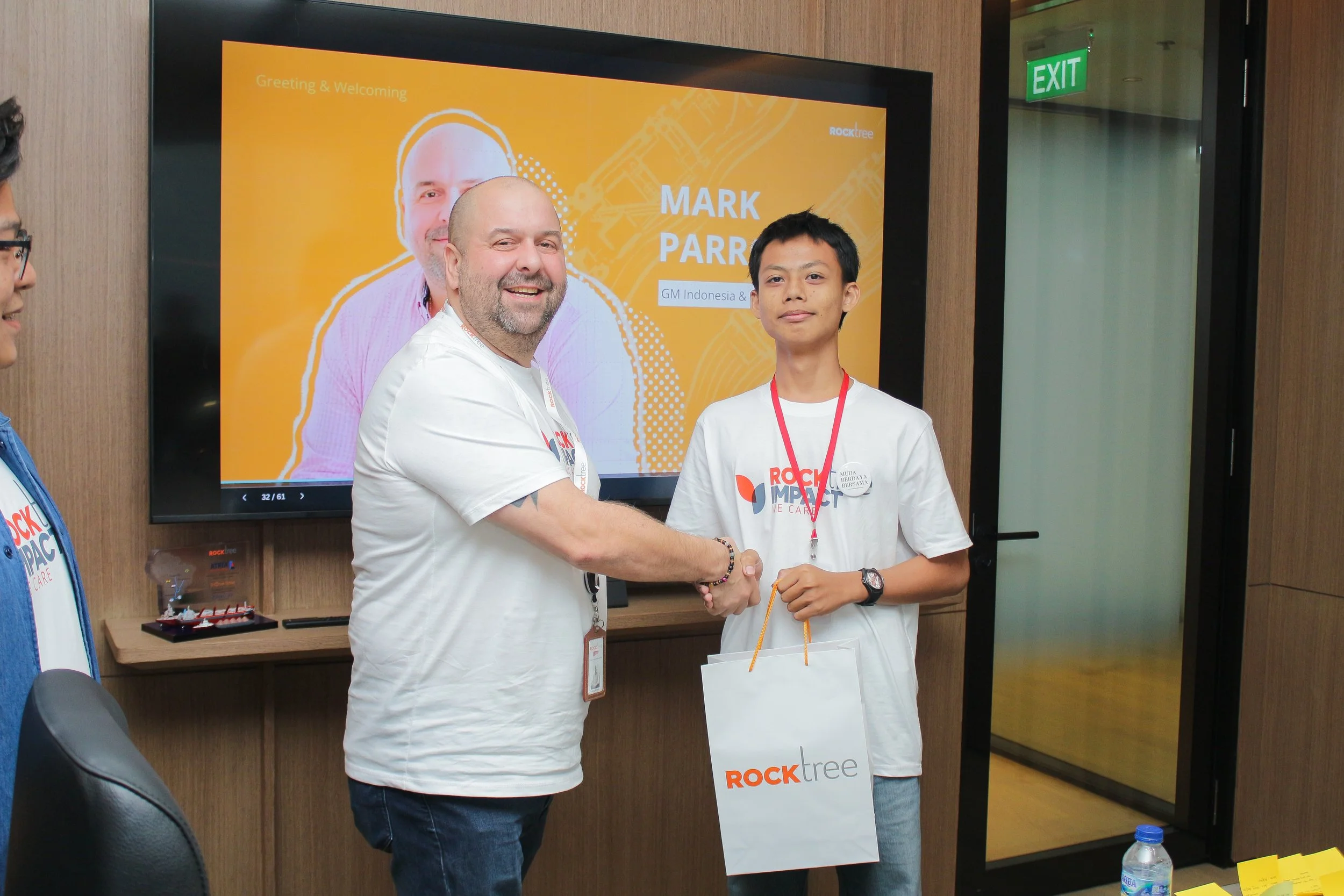 Muda Berdaya Scholarship Program: Mempersiapkan Remaja Panti Asuhan Memasuki Dunia Kerja Bersama Rocktree Impact