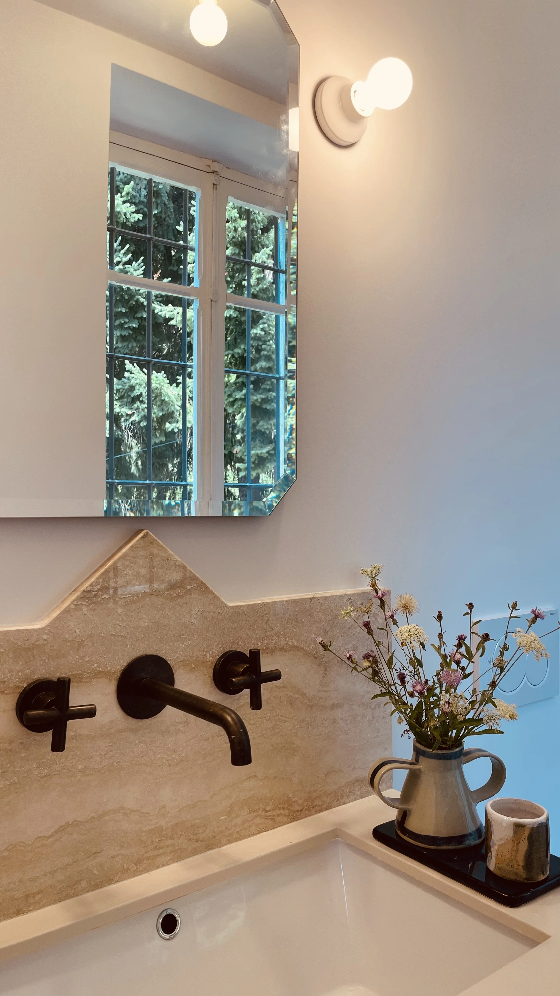Bathroom with garden view at Villa Oberti, a charming villa in the Piedmont countryside near the Langhe
