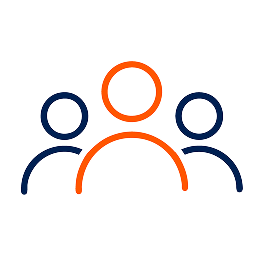 Icono de tres personas, una grande en el centro y dos pequeñas a los lados, en colores naranja y azul, representando liderazgo o colaboración grupal.