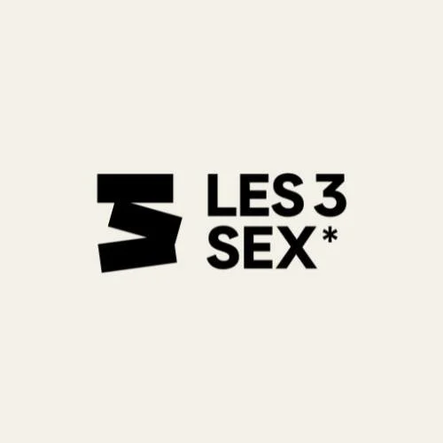 A logo that consists of three bold, tilted lines next to the words "LES 3 SEX" in black.