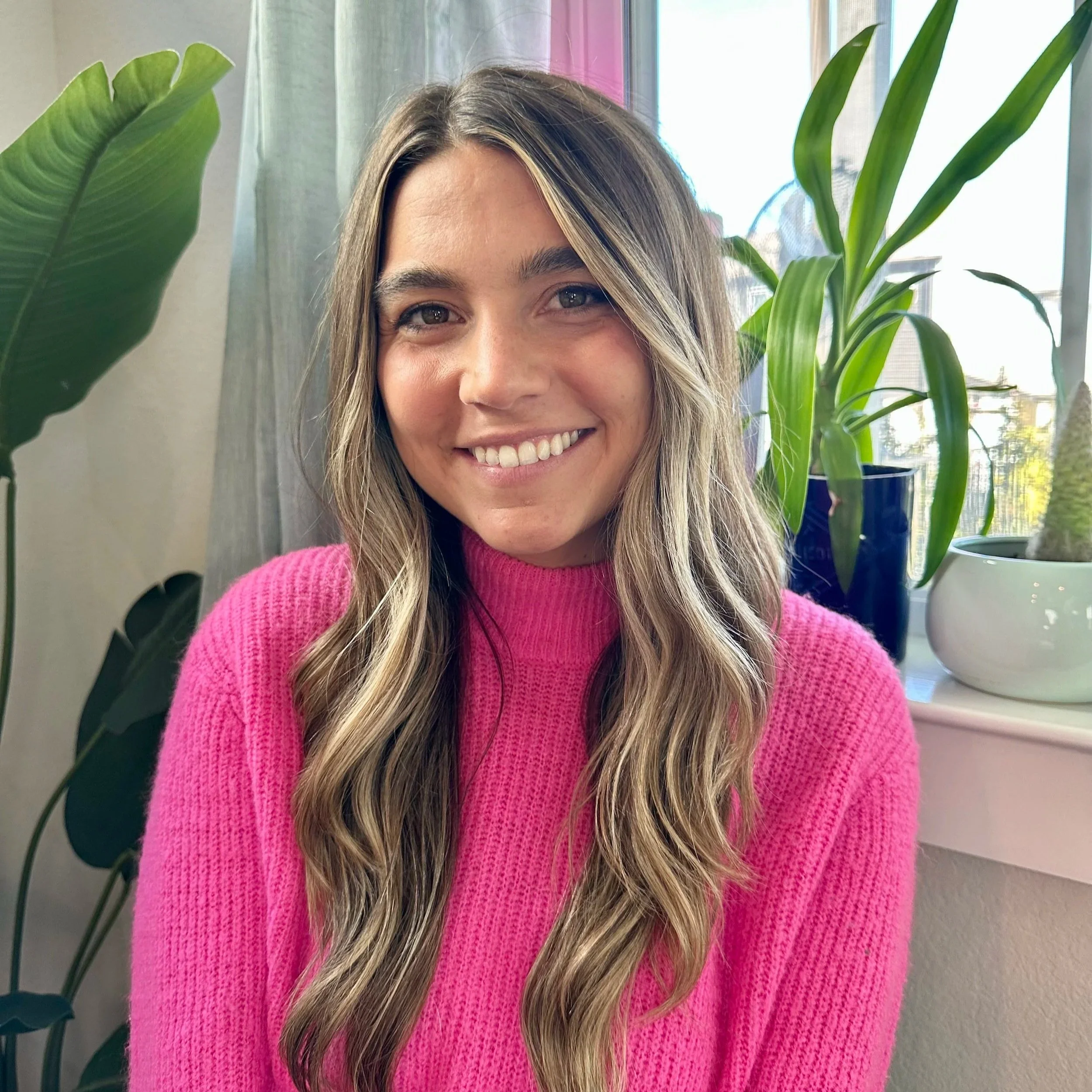 Kate Morton, hormone and metabolic health dietitian specializing in PCOS, insulin resistance, and women’s health nutrition