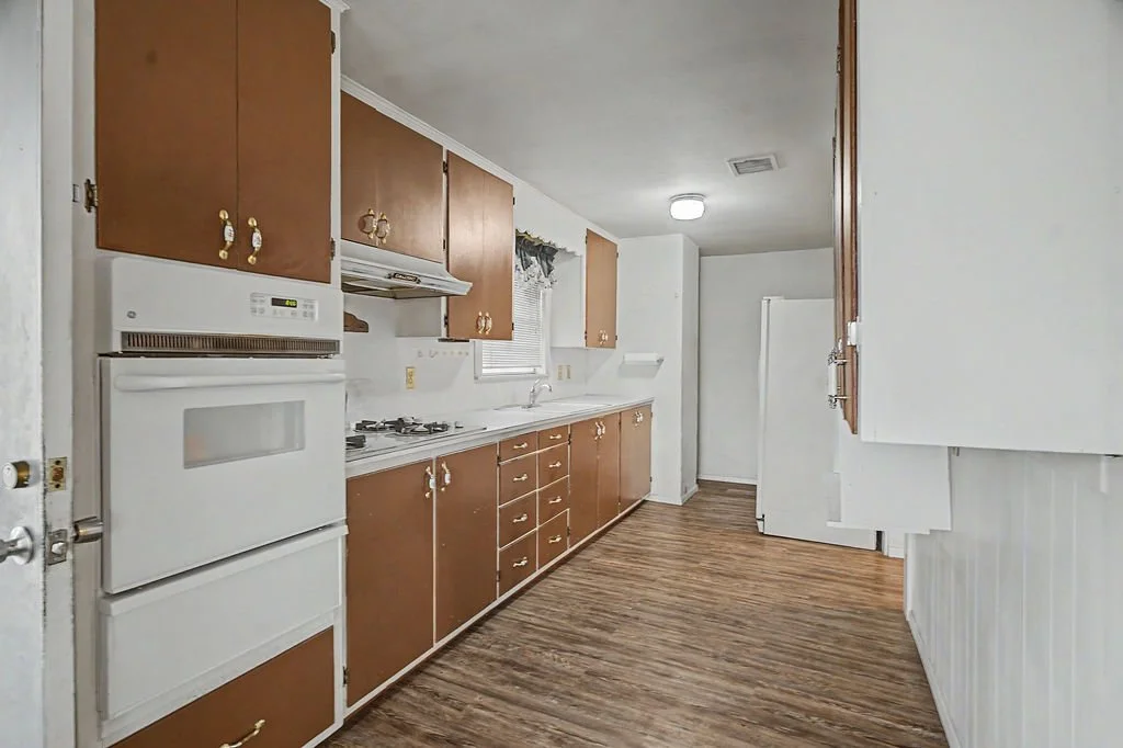 102NMossLakeRd-10.jpg
