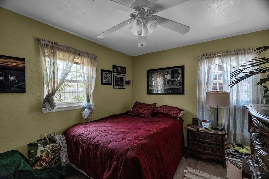 1710Laurie-13.jpg
