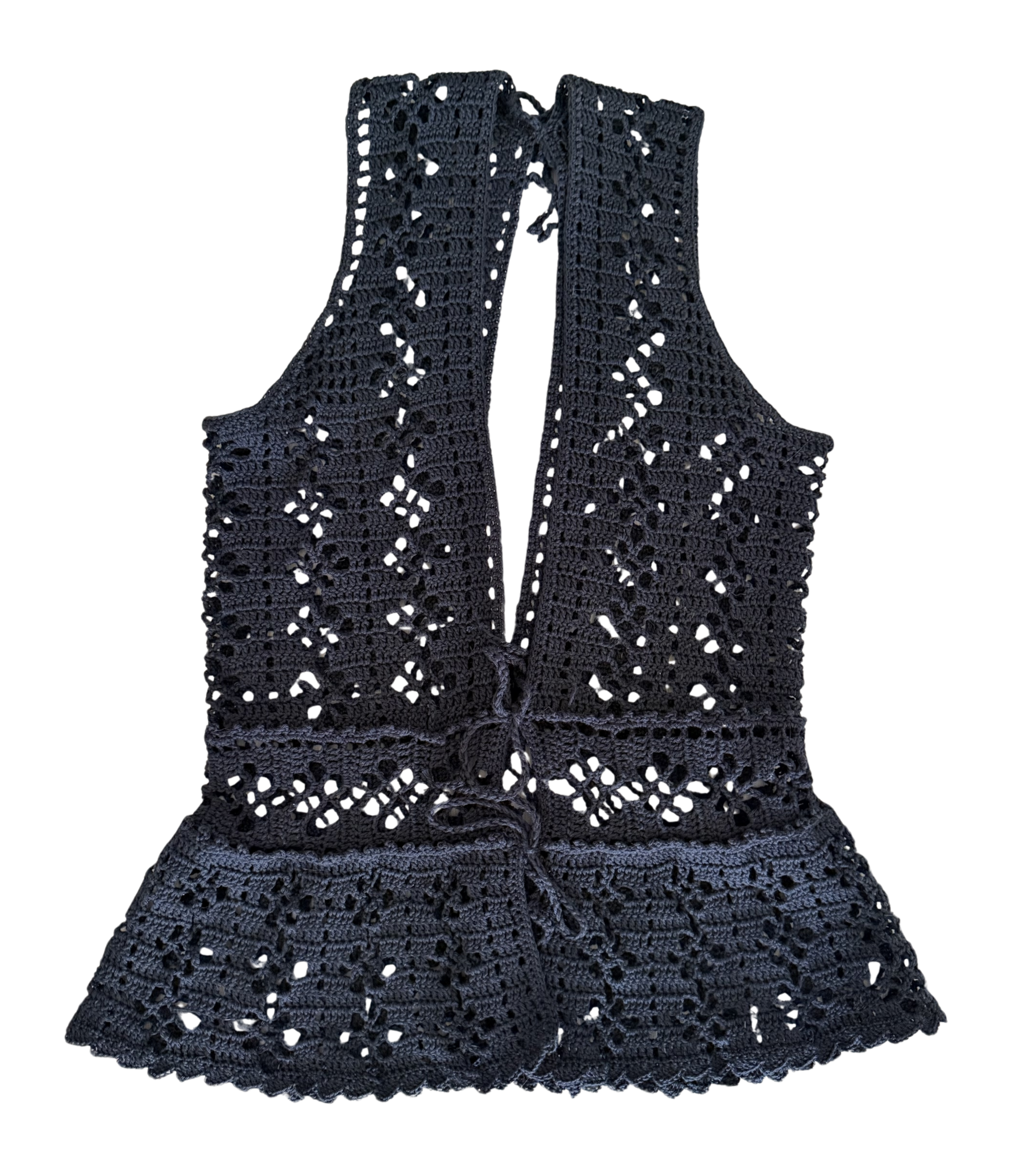 Sicilia Top - black + sleeveless
pattern: https://www.hilostudio.store/product/pattern-sicilia-top