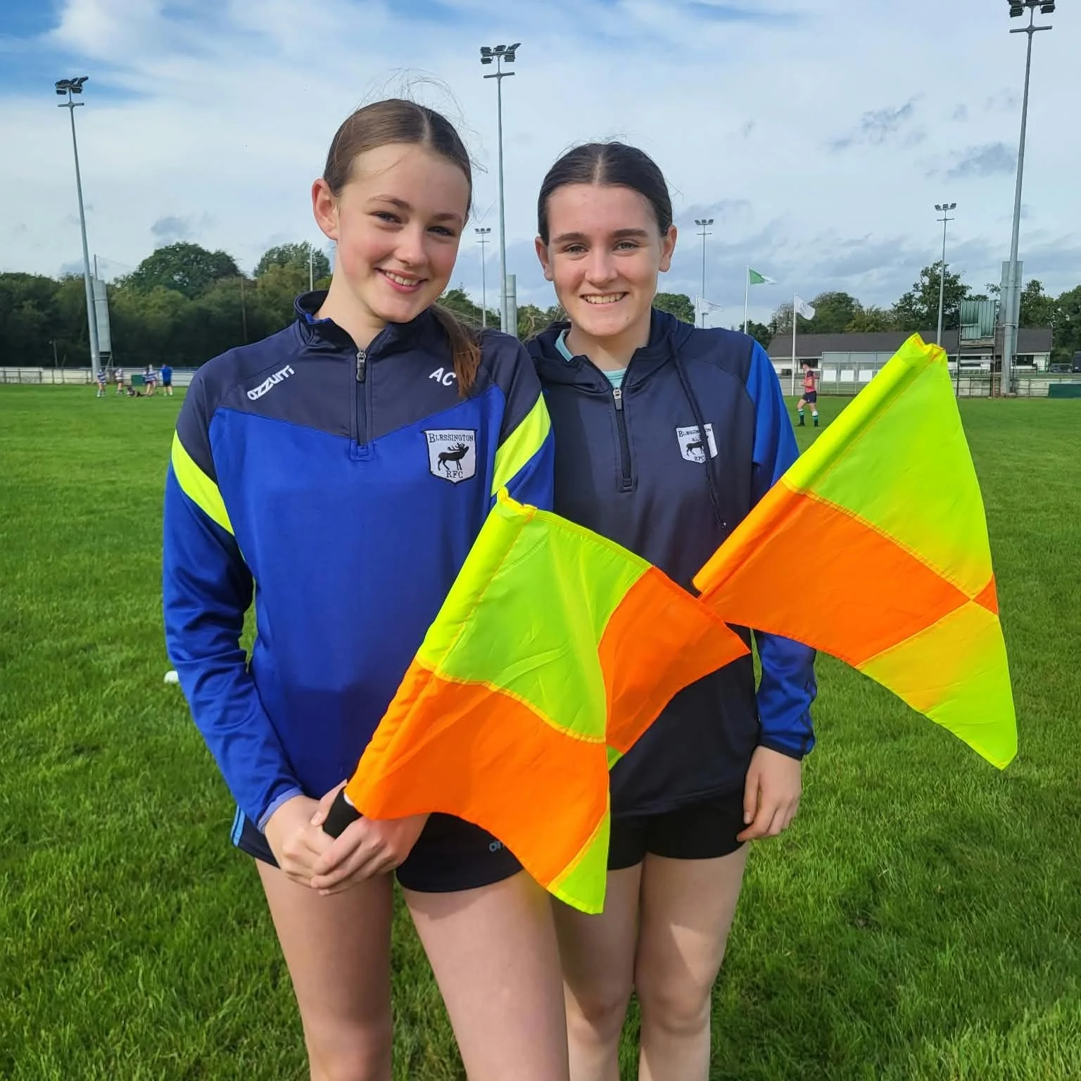 Our U14 girls were out in Naas yesterday at a all girls blitz. Everyone was delighted to be back on the pitch! 
Thanks to @newbridgerfc  for teaming up! 
Well done to Seren on her first game with WWRFC! 
Also a special thanks to our u16s girls Emma (