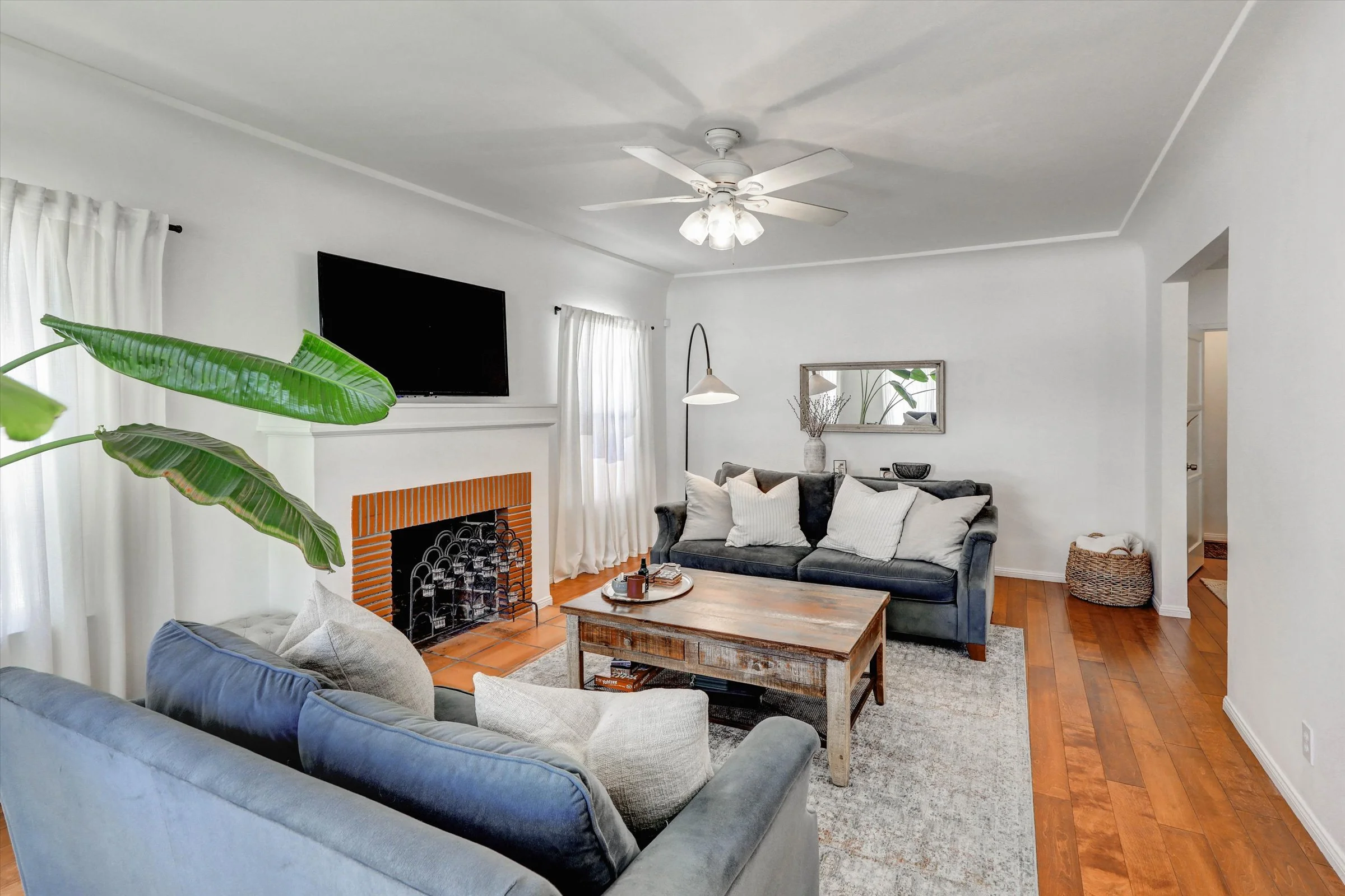 05-3622 Veteran Avenue-5.jpg