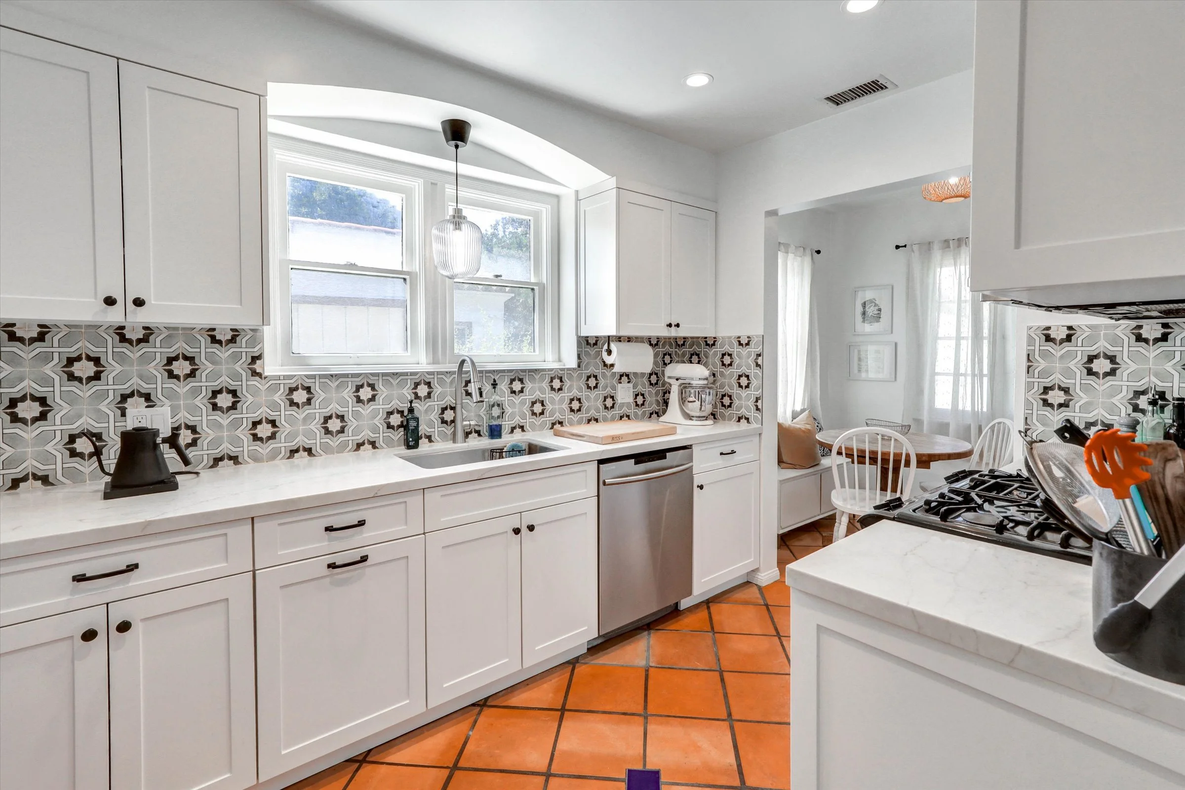 12-3622 Veteran Avenue-12.jpg