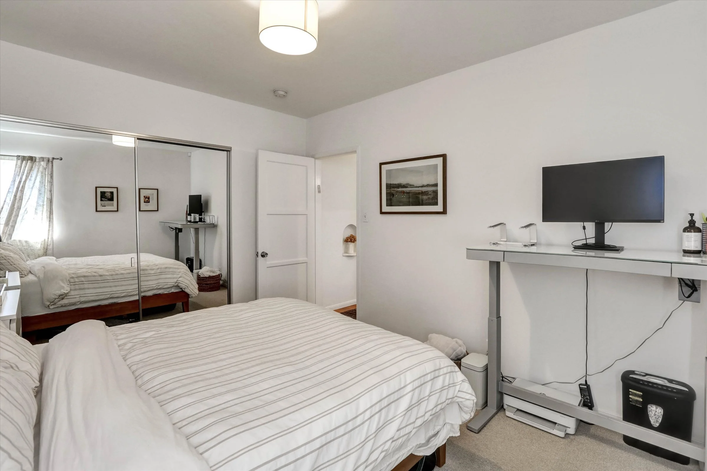19-3622 Veteran Avenue-19.jpg