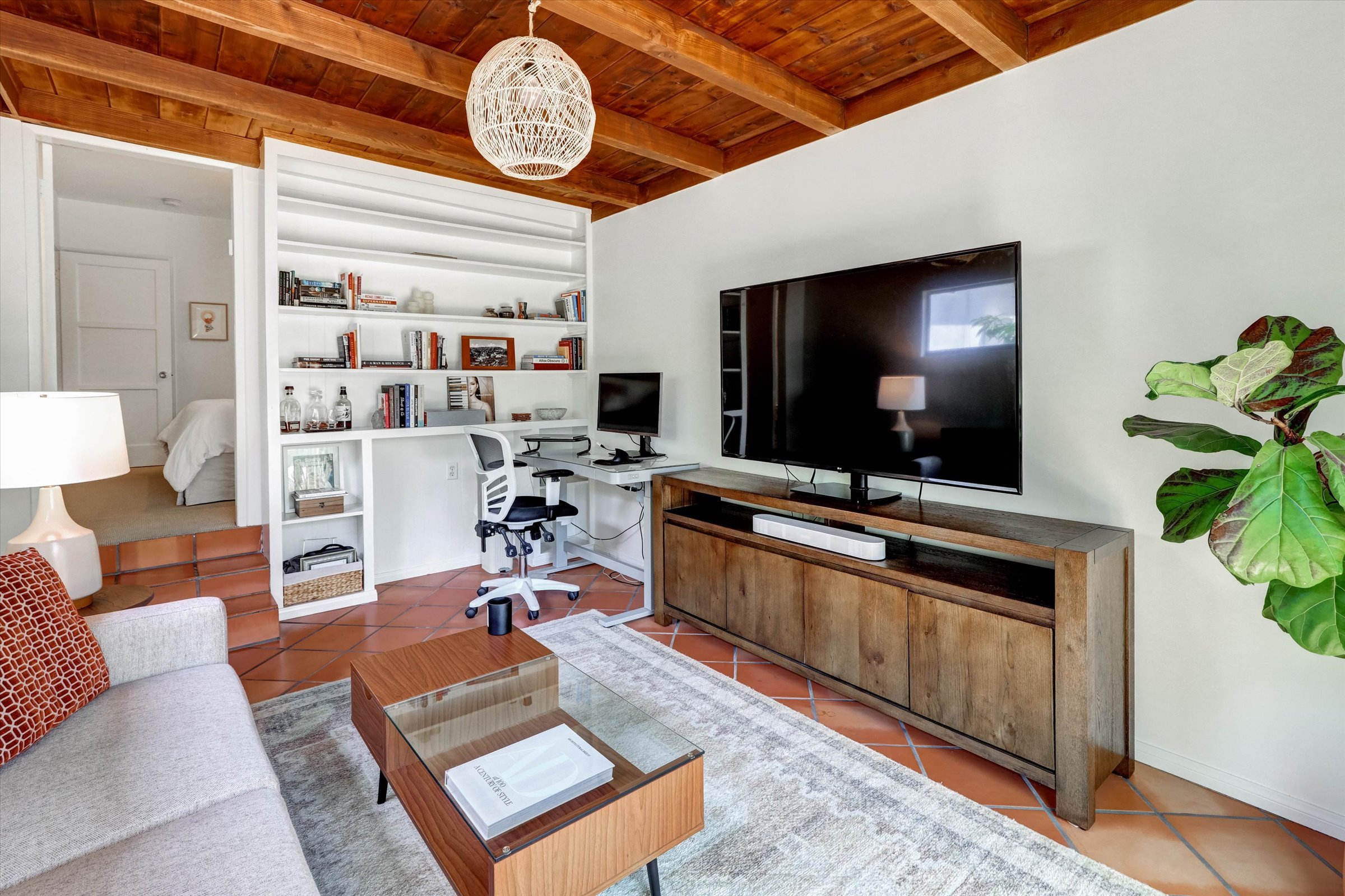 25-3622 Veteran Avenue-25.jpg