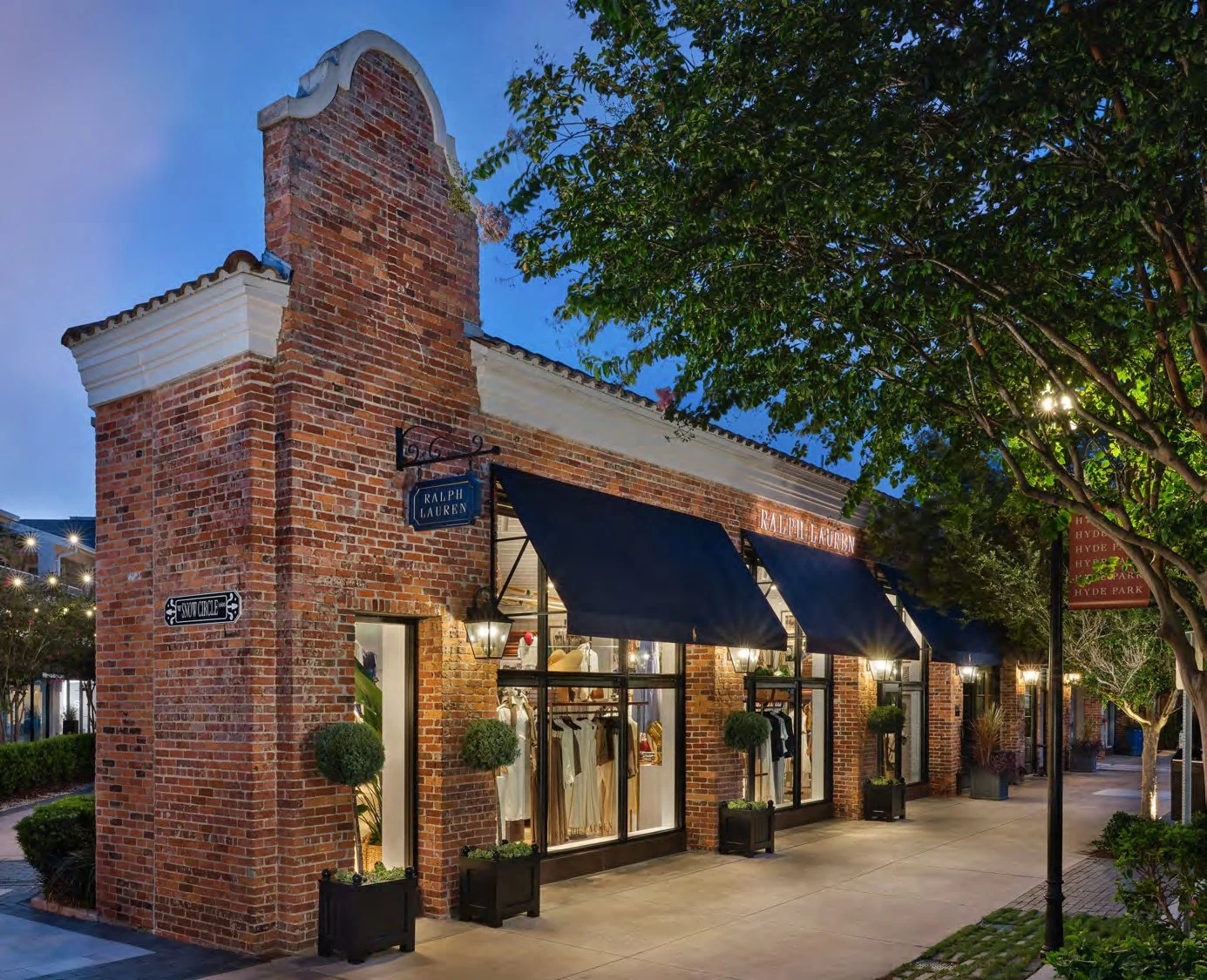 Luxury boutique retail fit-out, custom millwork, and pre-construction advisory by Charrette Management Group