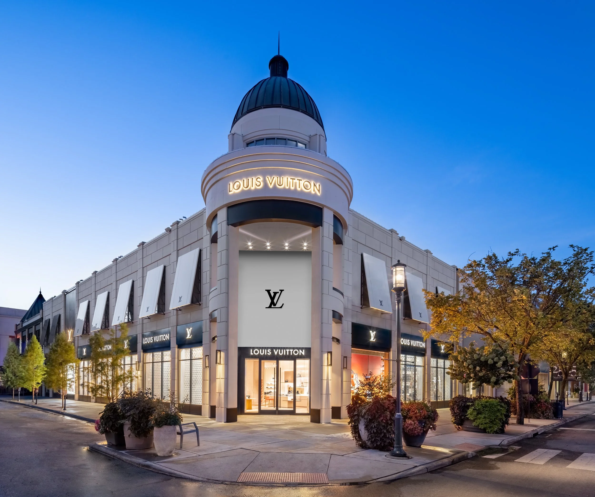 High-end luxury retail store featuring custom architectural facade overseen by CMG Owner's Representative services