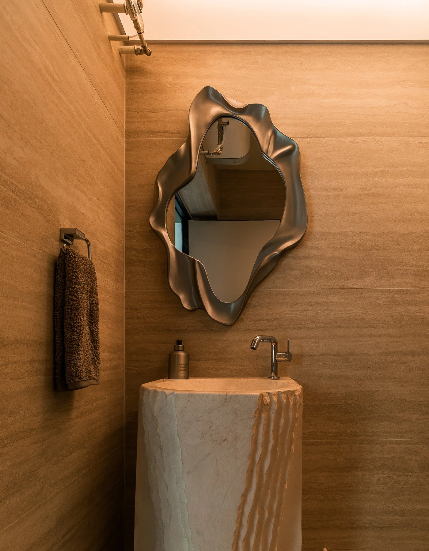 Toilet 01.jpg