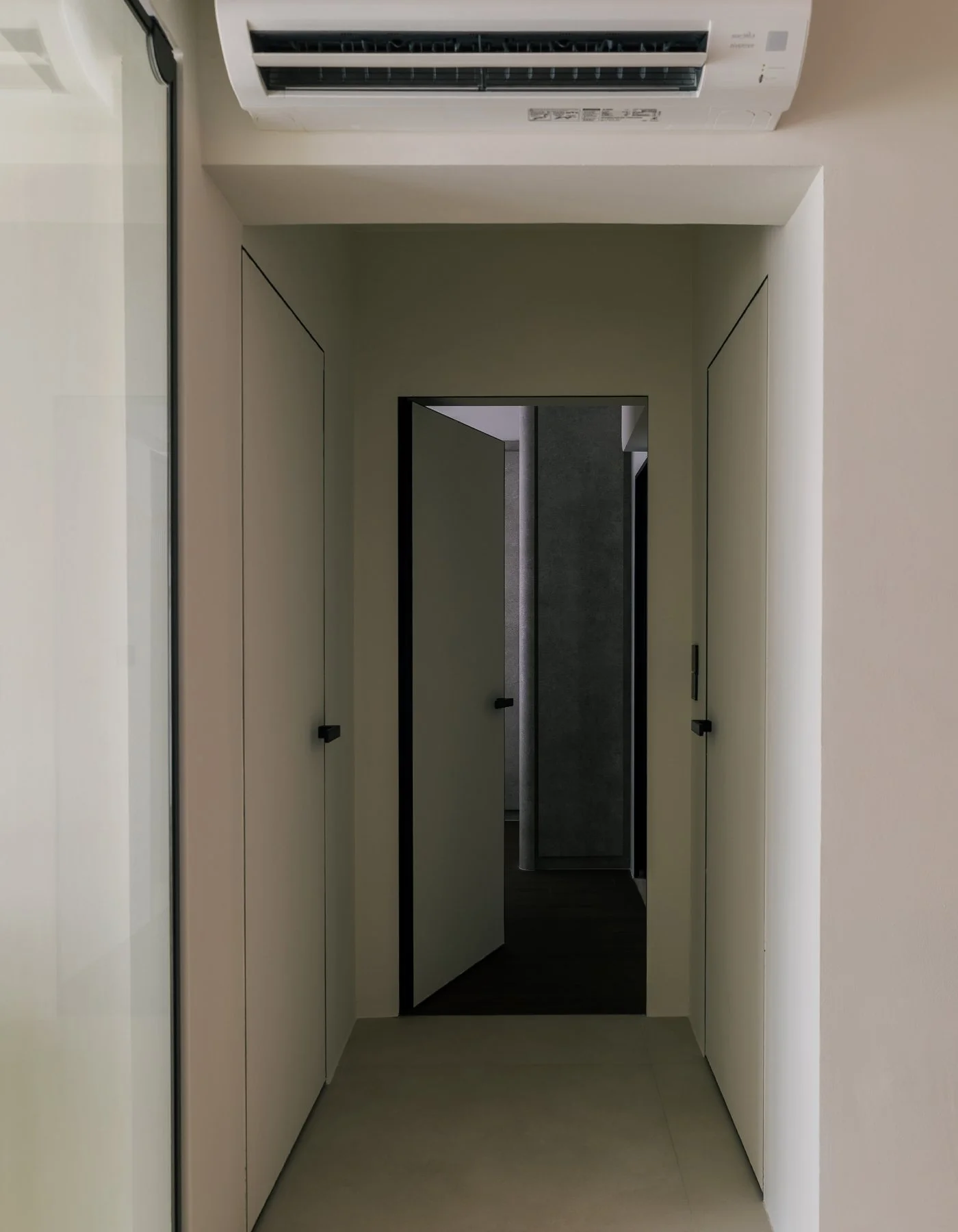 Hallway 01.jpg
