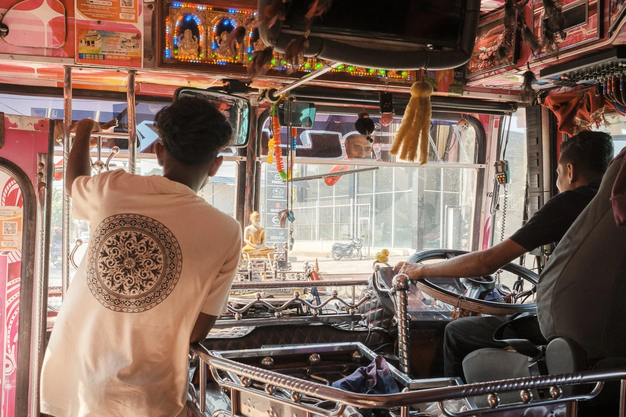 A picture from inside a bus in Sri Lanka