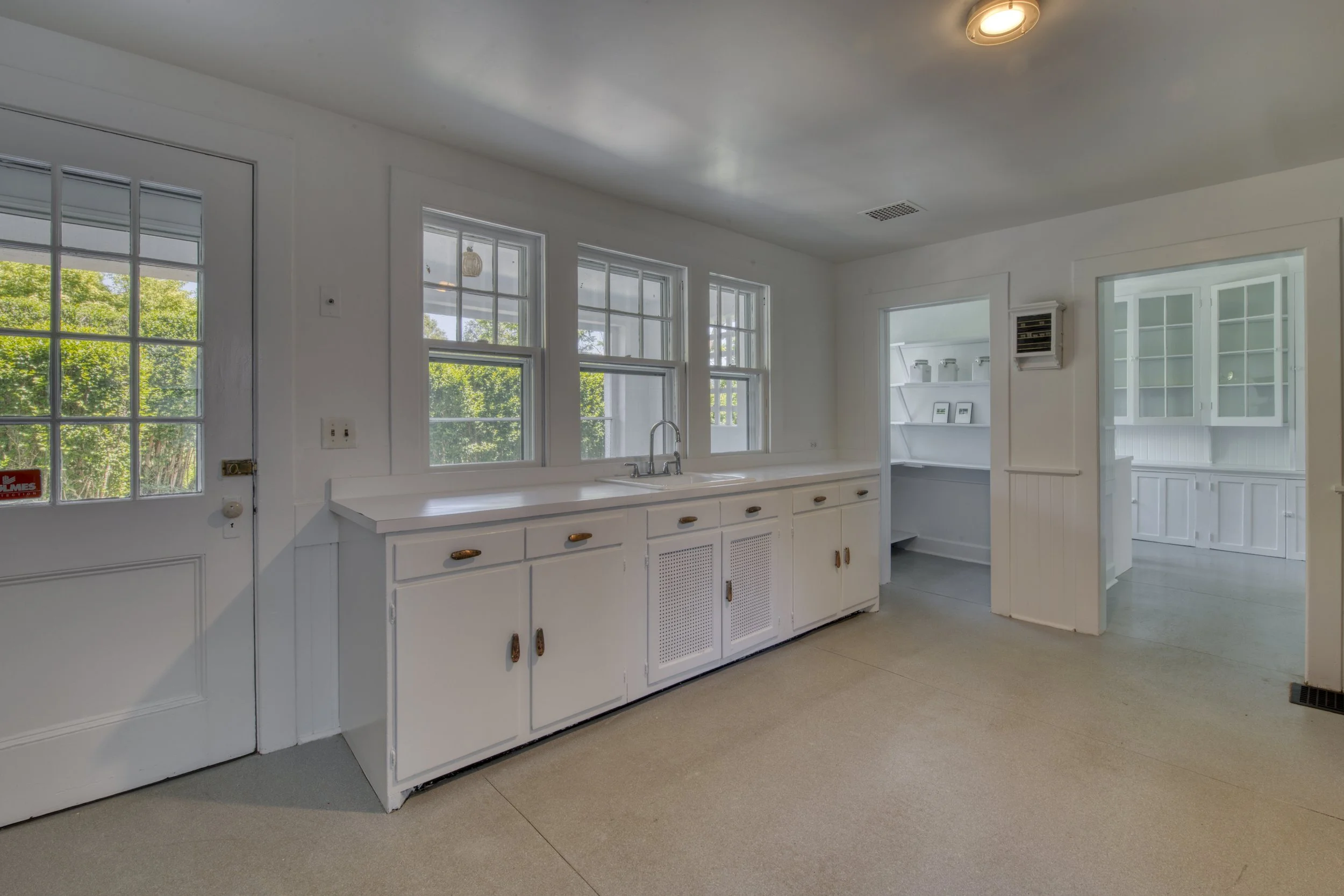 80 Dunemere Ln EH_Kitchen.jpg